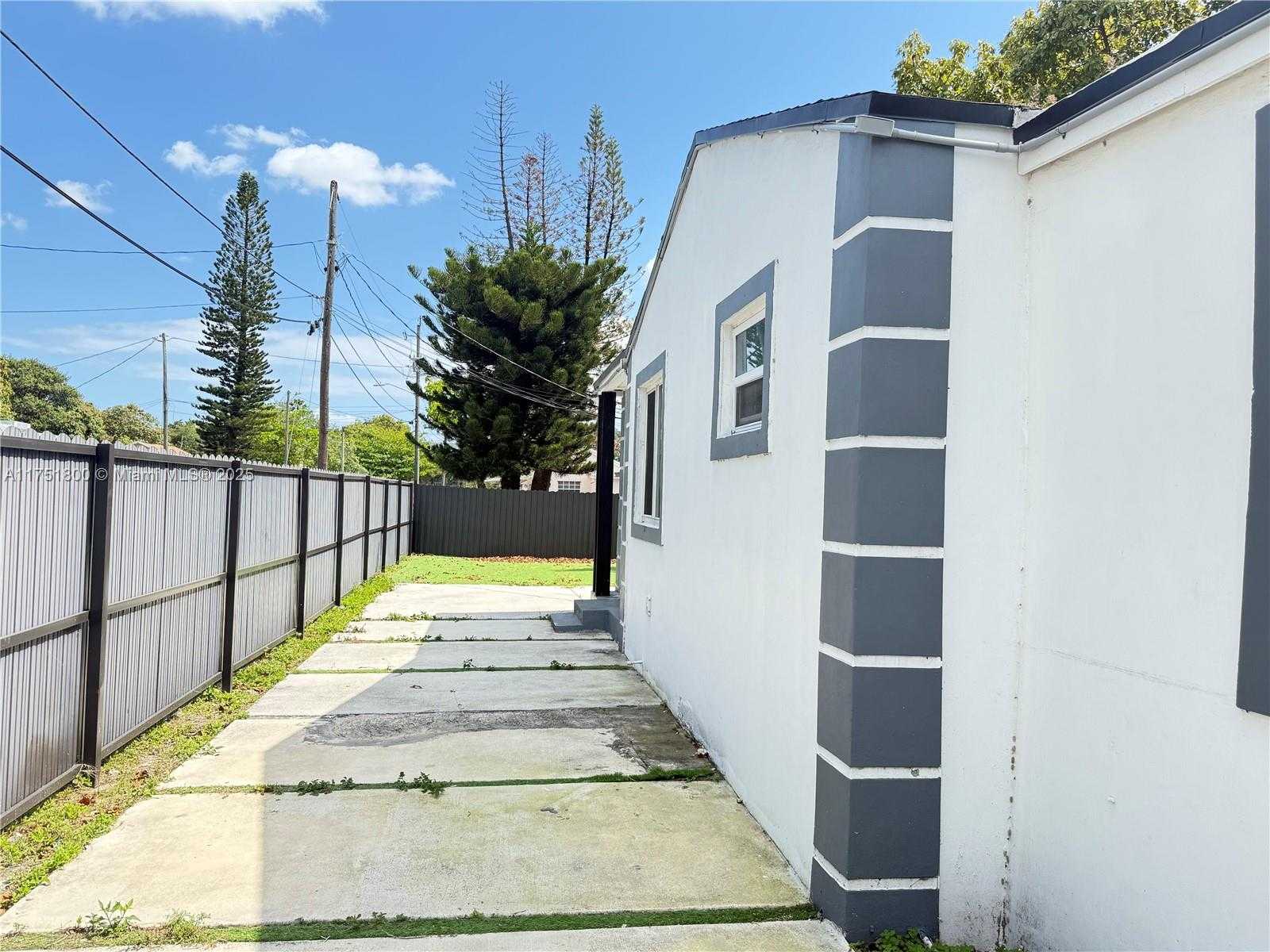 Small Image of 5531 NORTH WEST 24TH AVE, Miami Number 4