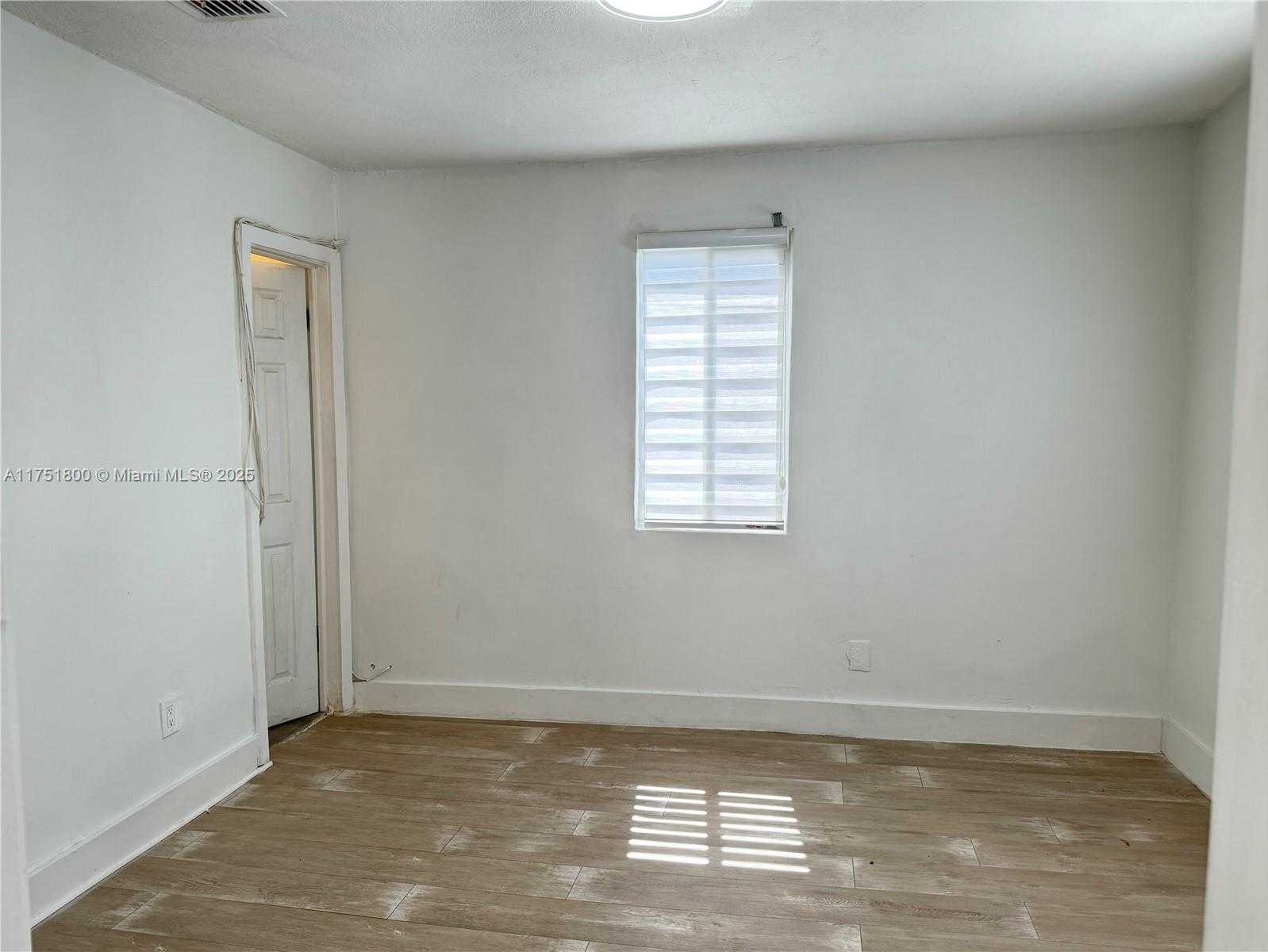 Small Image of 5531 NORTH WEST 24TH AVE, Miami Number 9