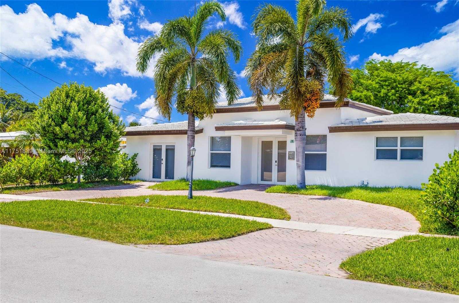 Small Image of 31 SOUTH EAST 12TH ST, Pompano Beach Number 2