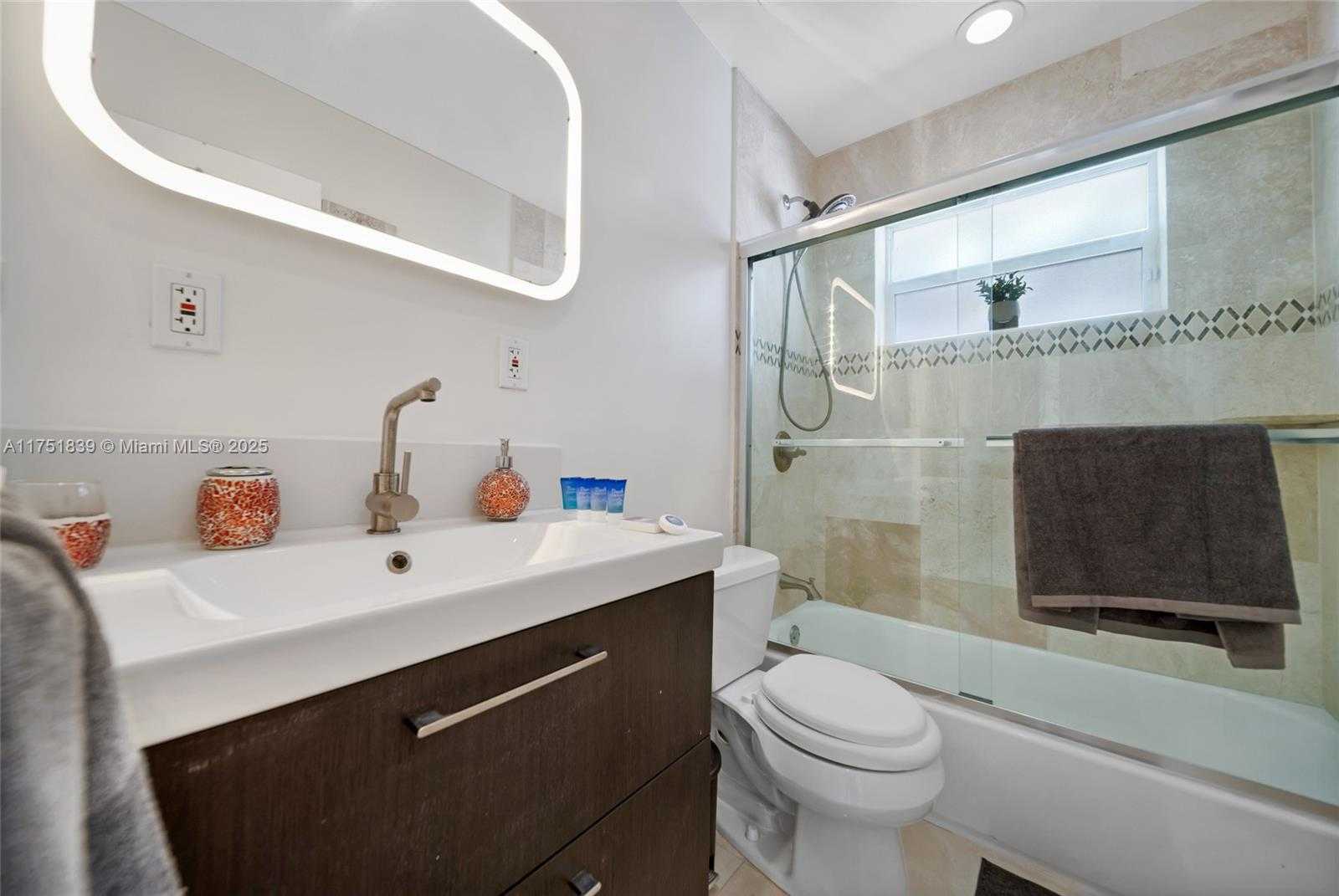 Small Image of 31 SOUTH EAST 12TH ST, Pompano Beach Number 35