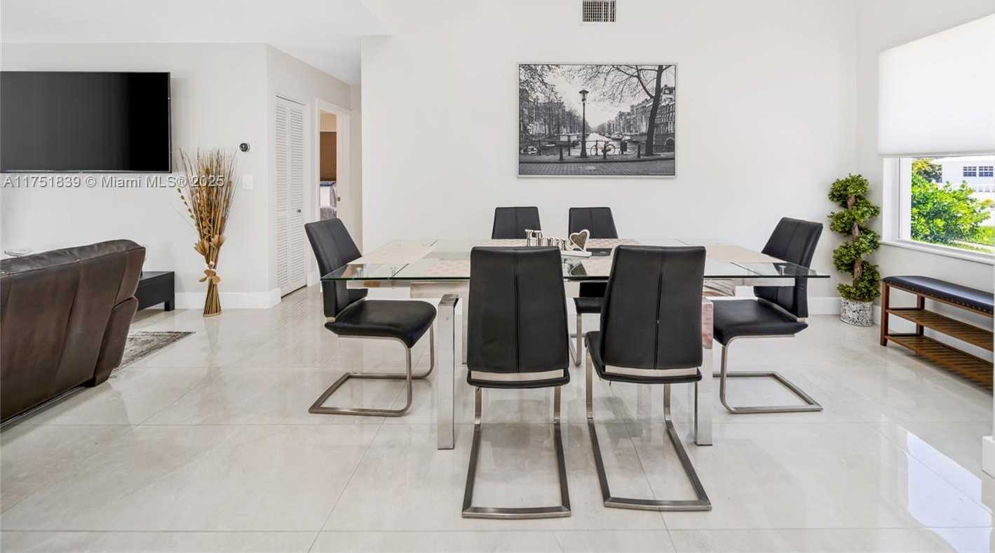 Small Image of 31 SOUTH EAST 12TH ST, Pompano Beach Number 9