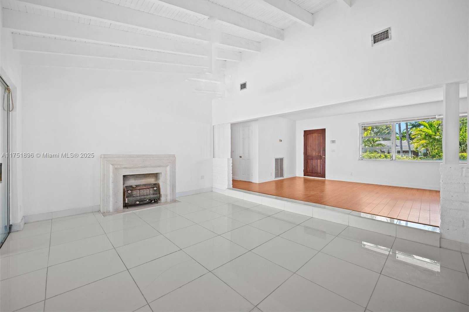 Small Image of 10635 NORTH EAST 11 CT, Miami Shores Number 10