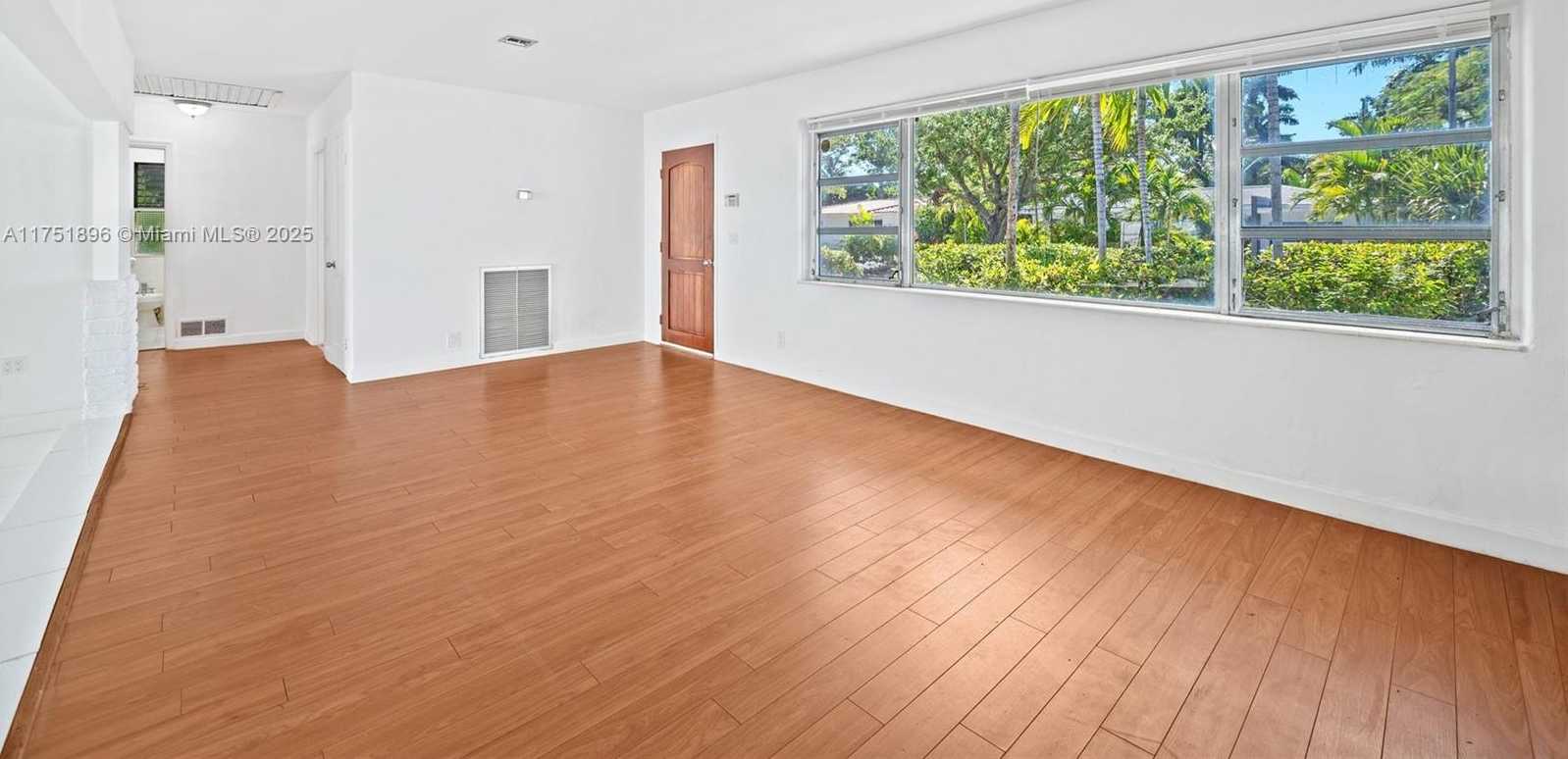 Small Image of 10635 NORTH EAST 11 CT, Miami Shores Number 11