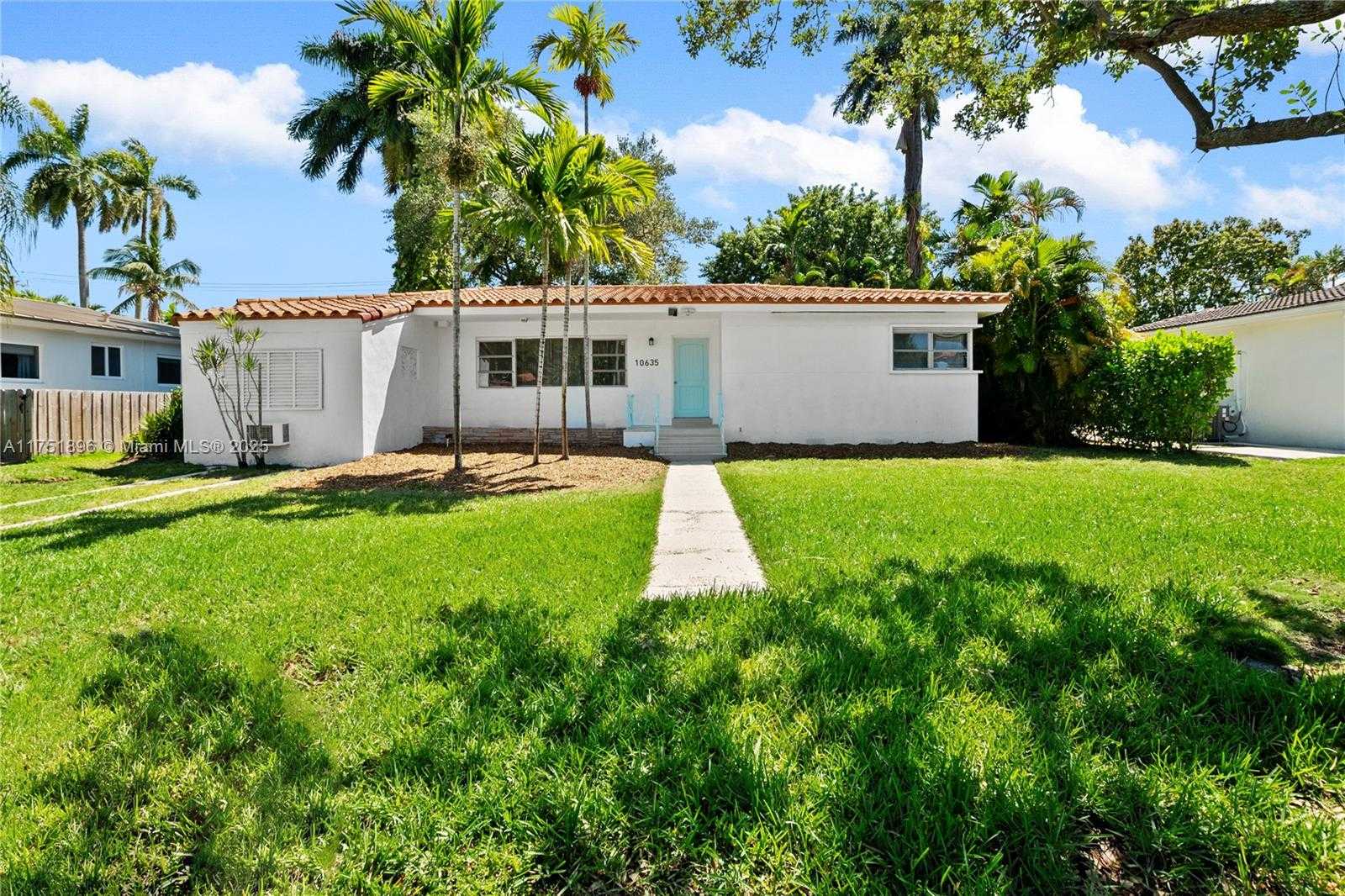 Small Image of 10635 NORTH EAST 11 CT, Miami Shores Number 3