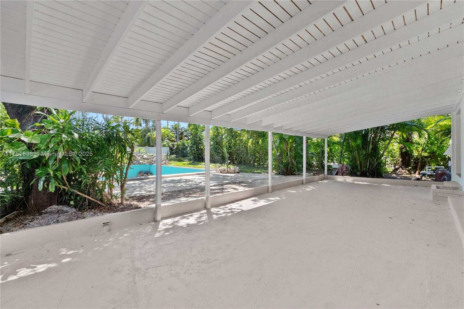 Small Image of 10635 NORTH EAST 11 CT, Miami Shores Number 7