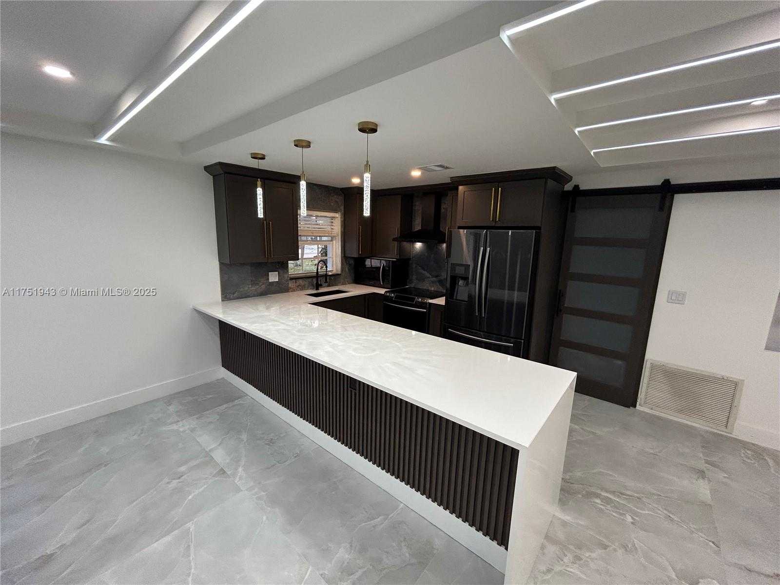 Small Image of 3261 OLEANDER WAY, Lauderdale By The Sea Number 12