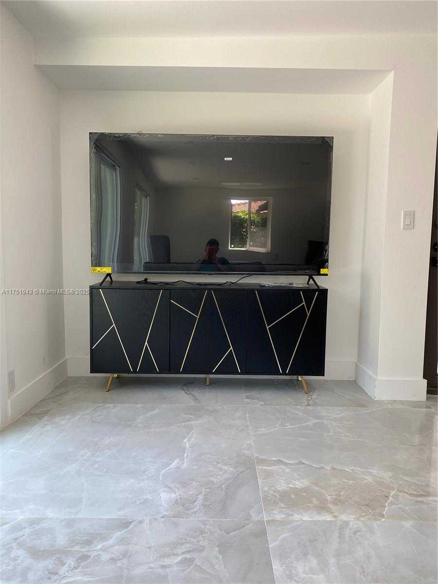 Small Image of 3261 OLEANDER WAY, Lauderdale By The Sea Number 30