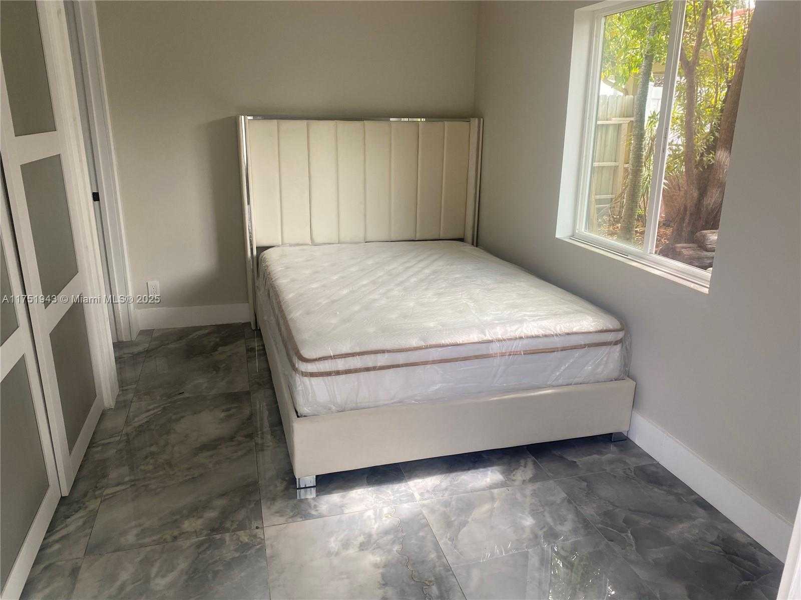 Small Image of 3261 OLEANDER WAY, Lauderdale By The Sea Number 35