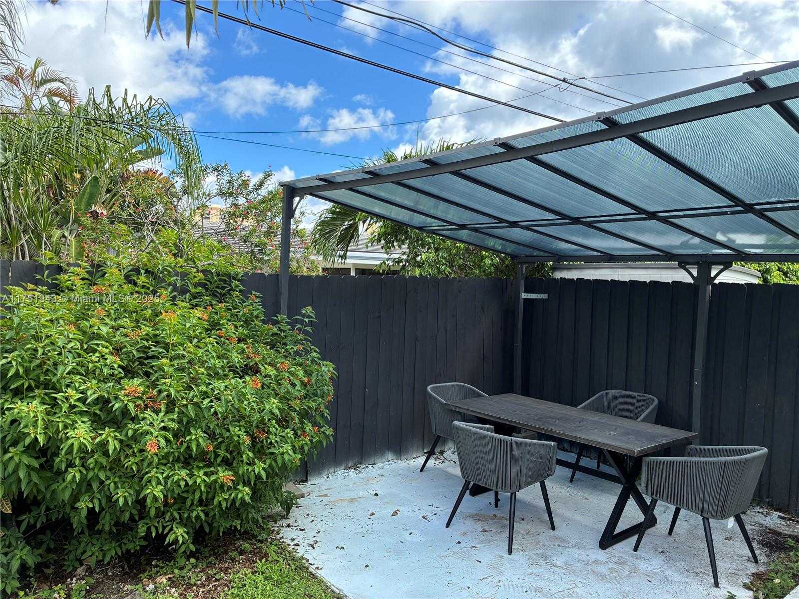 Small Image of 3261 OLEANDER WAY, Lauderdale By The Sea Number 45