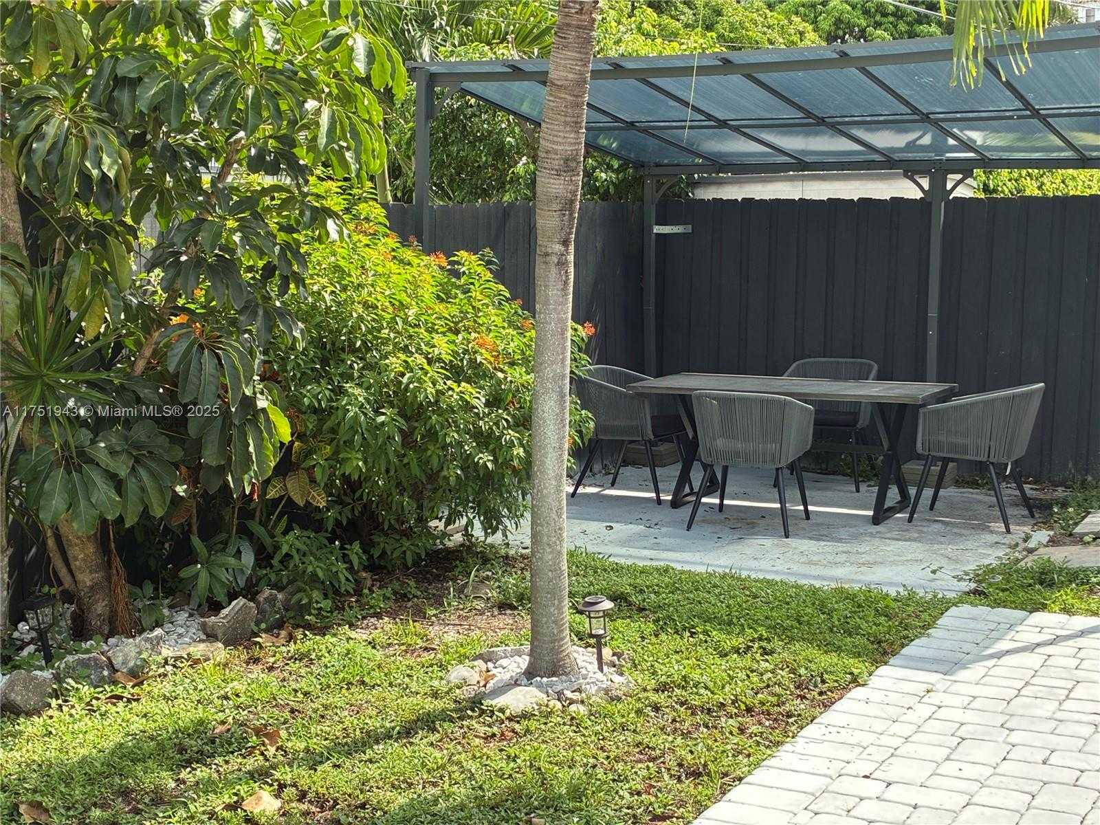 Small Image of 3261 OLEANDER WAY, Lauderdale By The Sea Number 46
