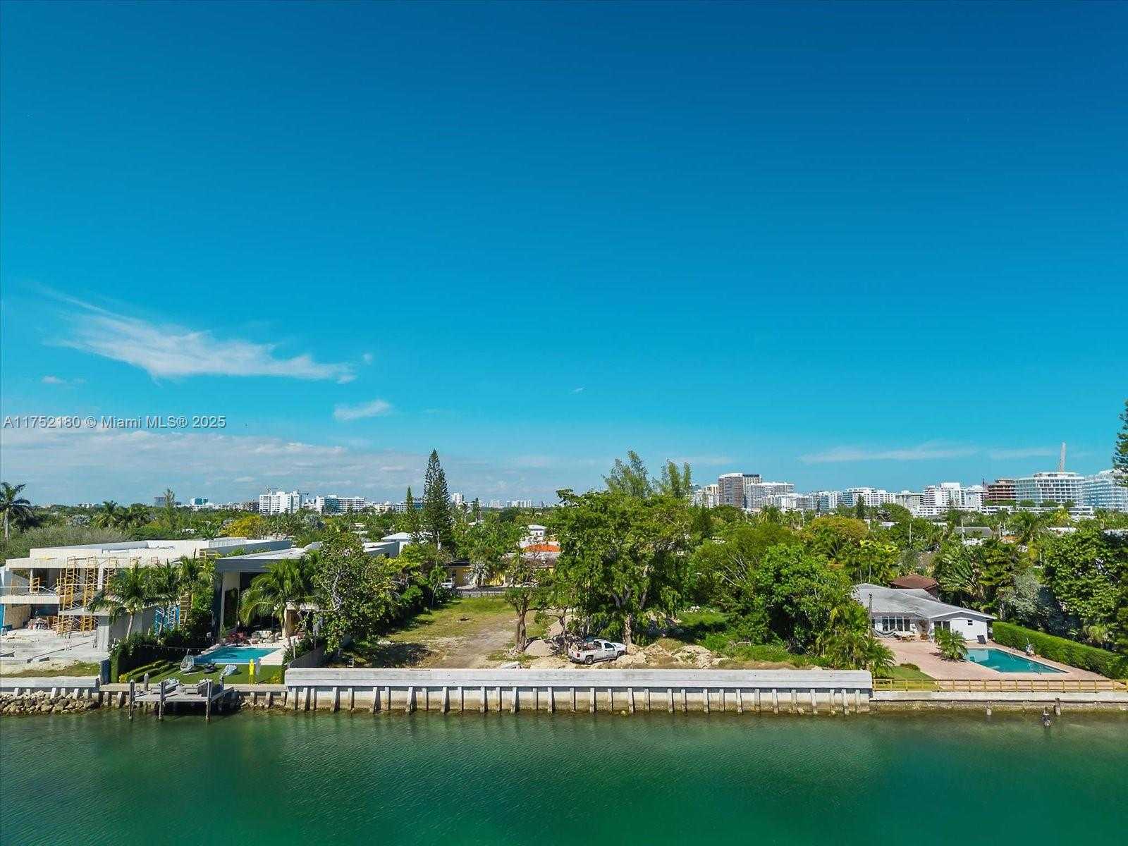 Small Image of 700 88TH ST, Surfside Number 7