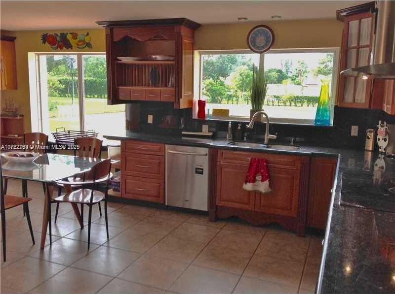 Small Image of 13450 SOUTH WEST 26TH ST, Davie Number 10