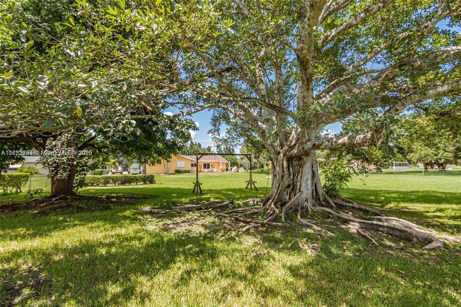Small Image of 13450 SOUTH WEST 26TH ST, Davie Number 12