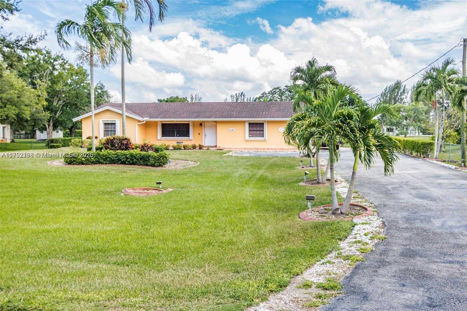Small Image of 13450 SOUTH WEST 26TH ST, Davie Number 2