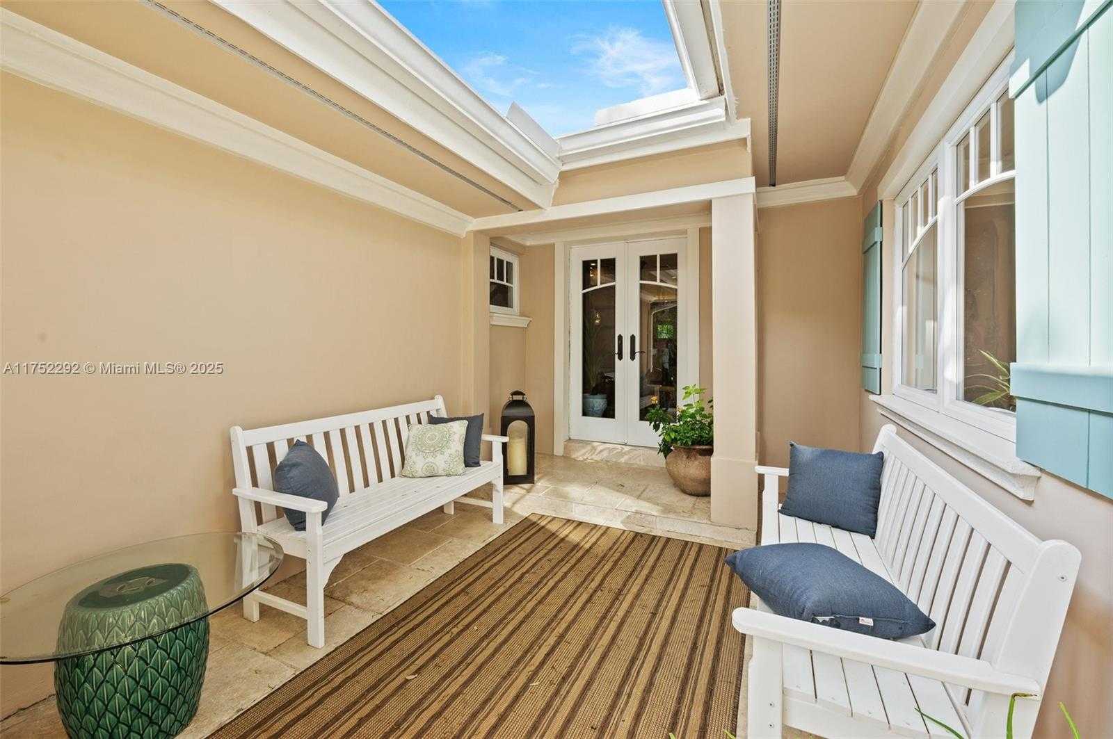 Small Image of 4151 PARK AVE, Coconut Grove Number 11