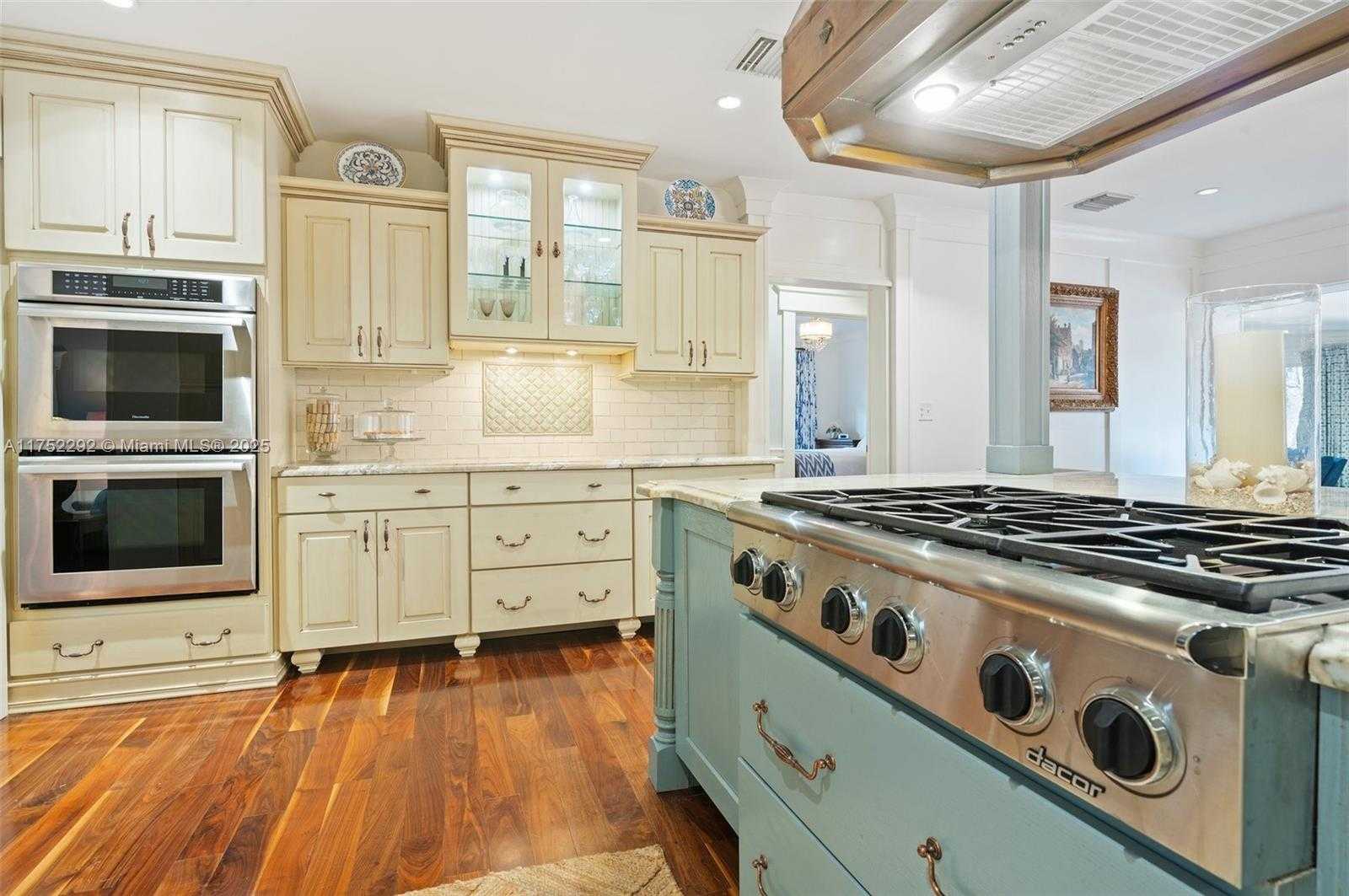 Small Image of 4151 PARK AVE, Coconut Grove Number 18