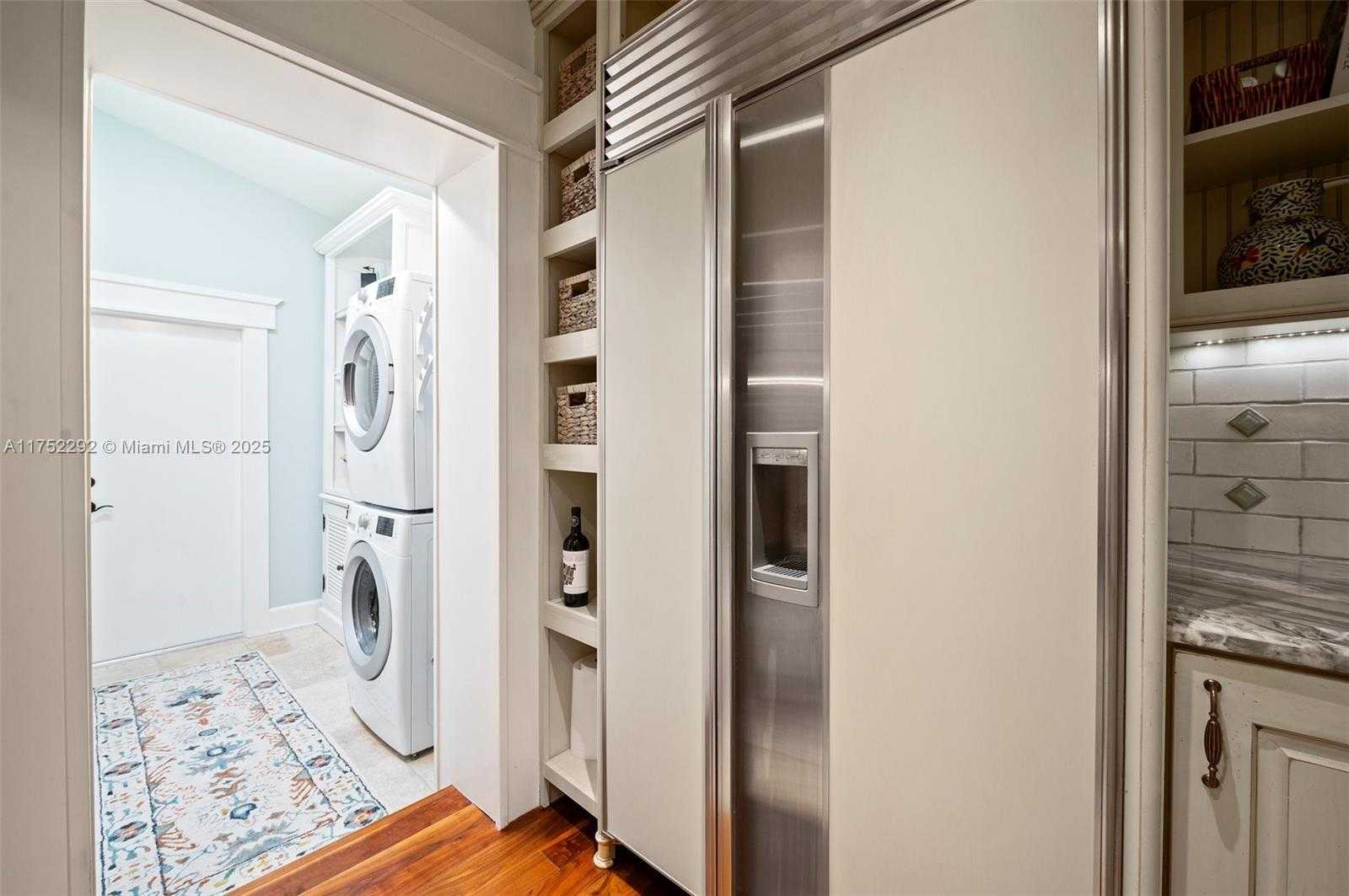 Small Image of 4151 PARK AVE, Coconut Grove Number 19