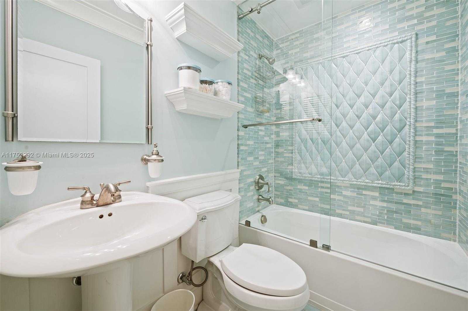 Small Image of 4151 PARK AVE, Coconut Grove Number 27