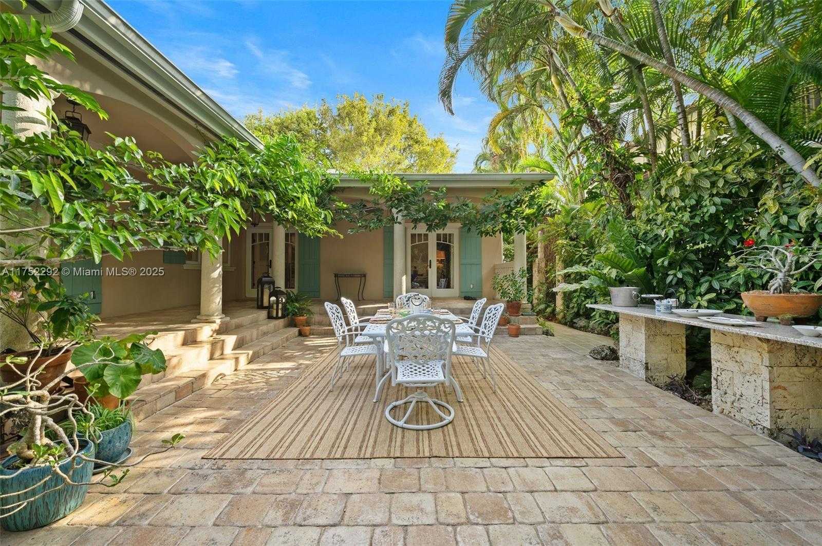 Small Image of 4151 PARK AVE, Coconut Grove Number 30