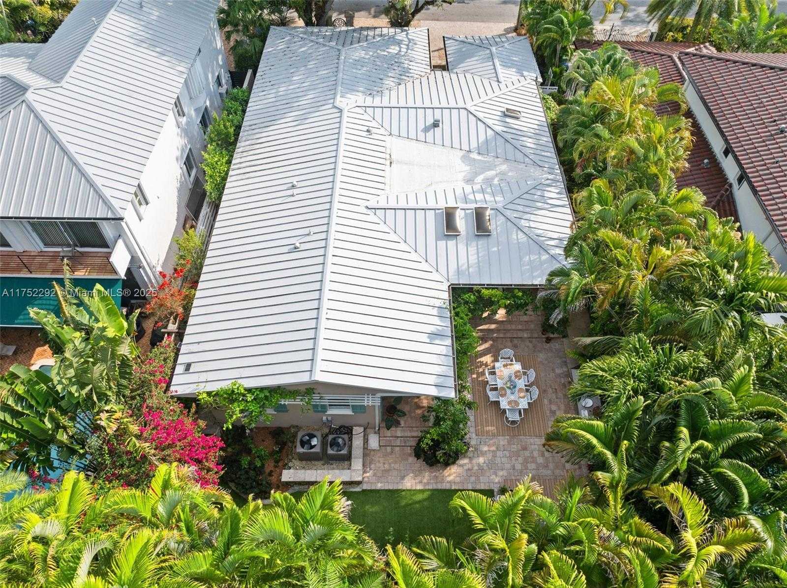Small Image of 4151 PARK AVE, Coconut Grove Number 32