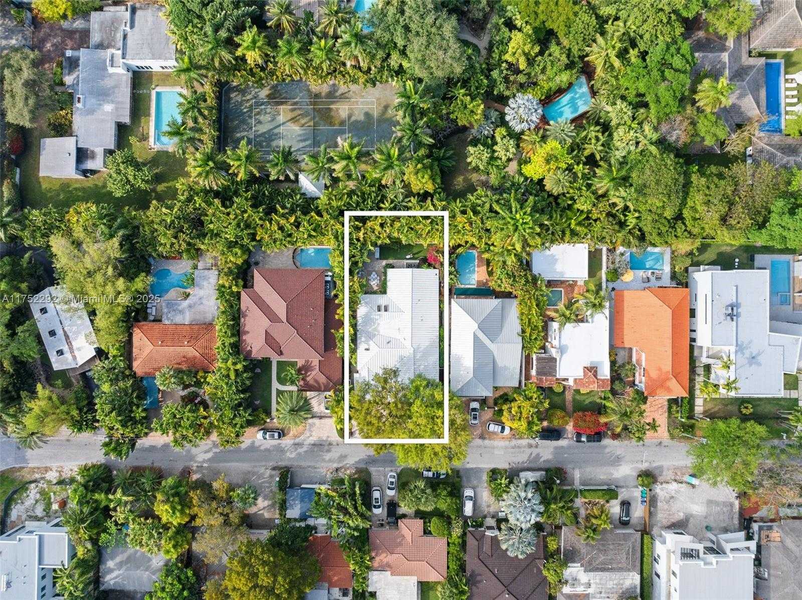 Small Image of 4151 PARK AVE, Coconut Grove Number 34
