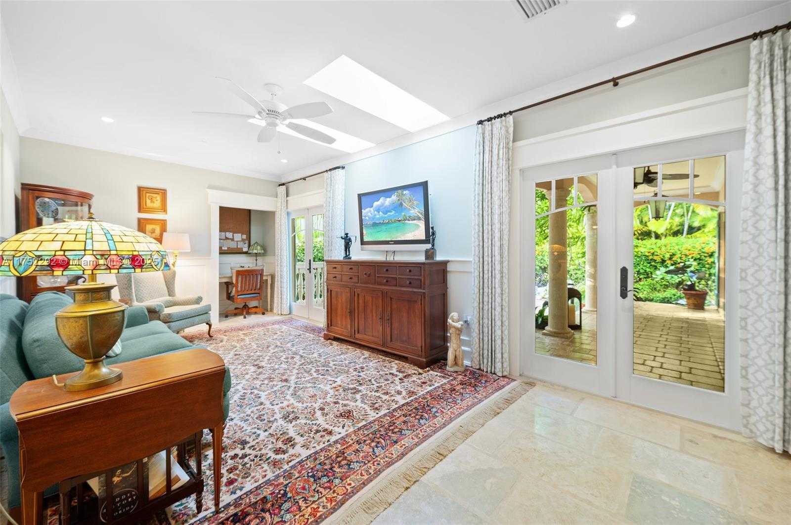 Small Image of 4151 PARK AVE, Coconut Grove Number 4