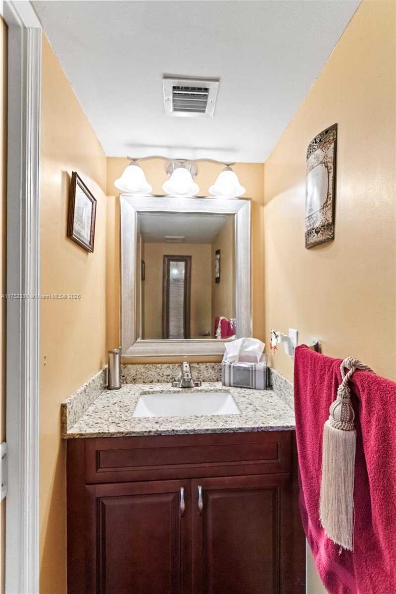 Small Image of 1071 SOUTH WEST 101ST TER, Pembroke Pines Number 15
