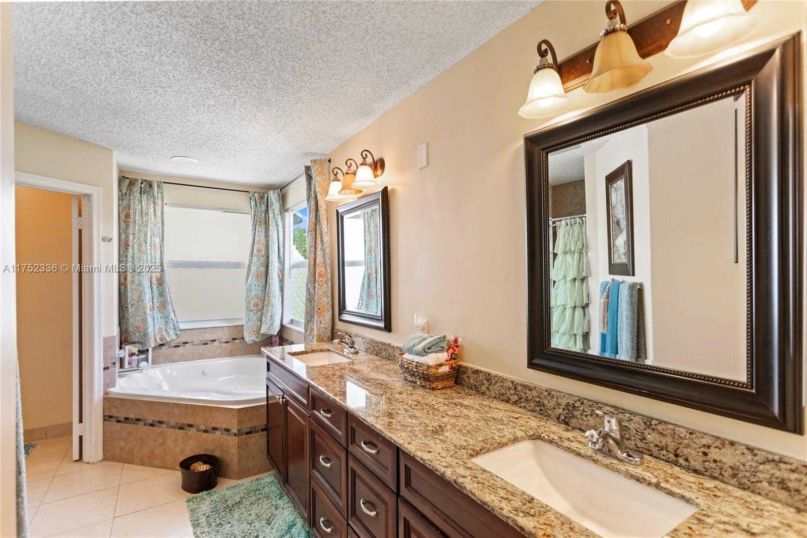 Small Image of 1071 SOUTH WEST 101ST TER, Pembroke Pines Number 21