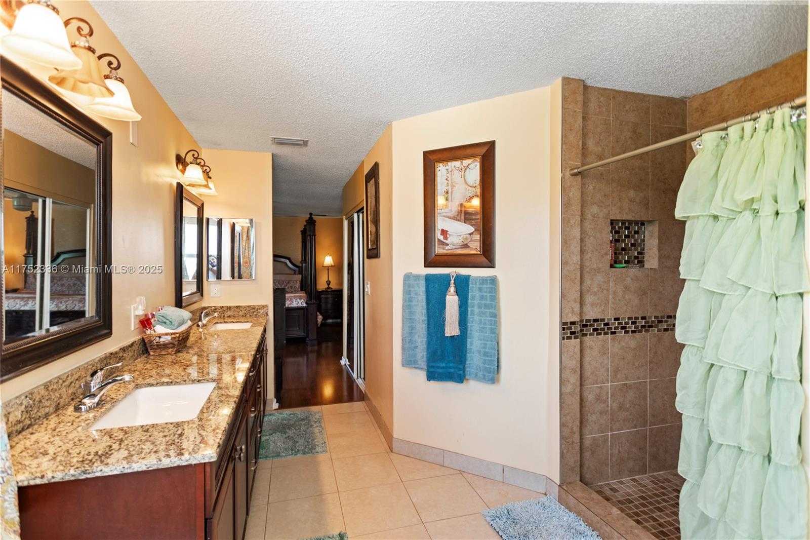 Small Image of 1071 SOUTH WEST 101ST TER, Pembroke Pines Number 23