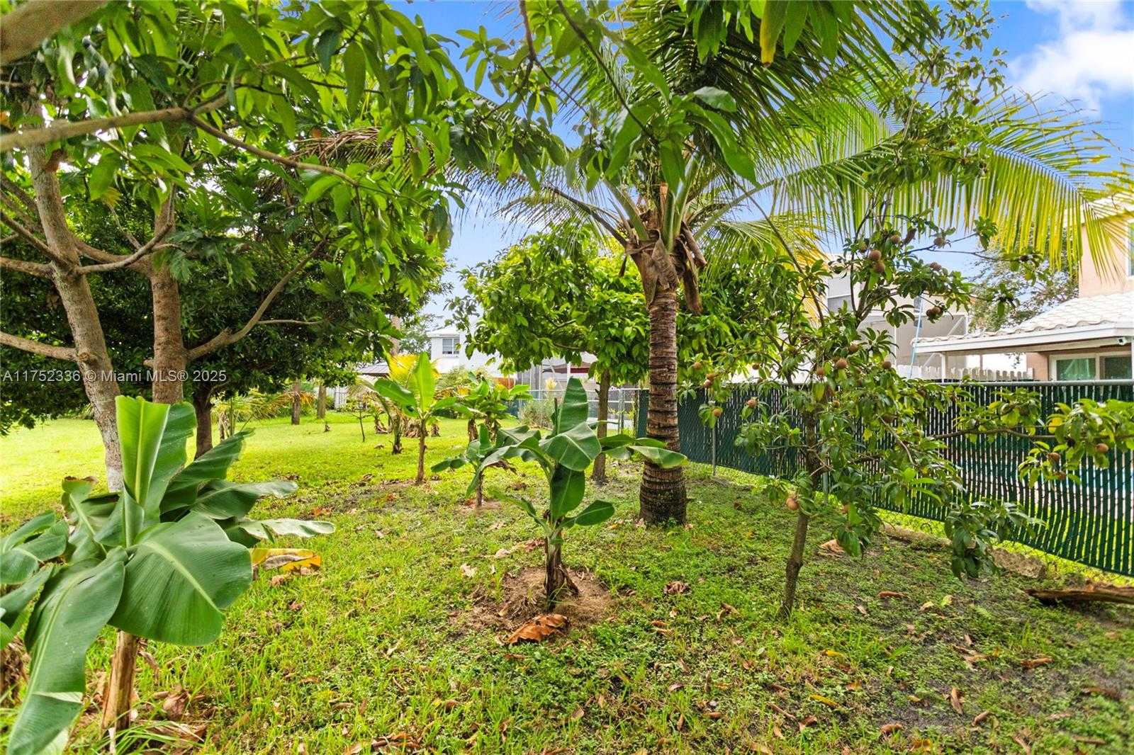 Small Image of 1071 SOUTH WEST 101ST TER, Pembroke Pines Number 29