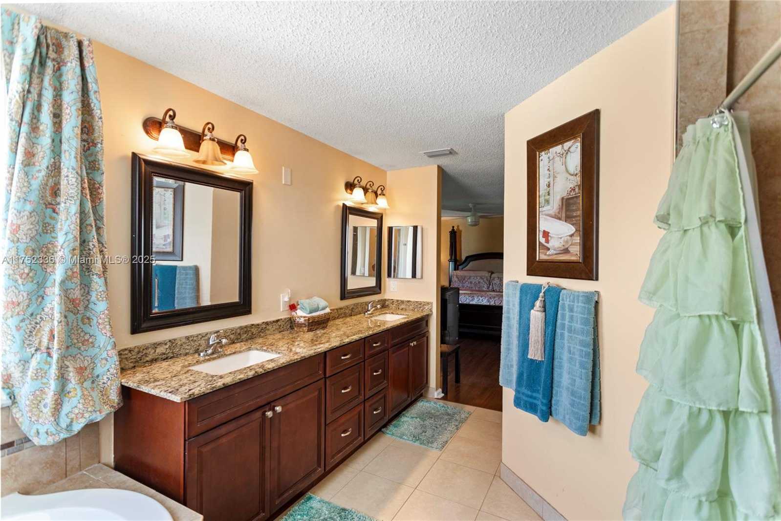 Small Image of 1071 SOUTH WEST 101ST TER, Pembroke Pines Number 31