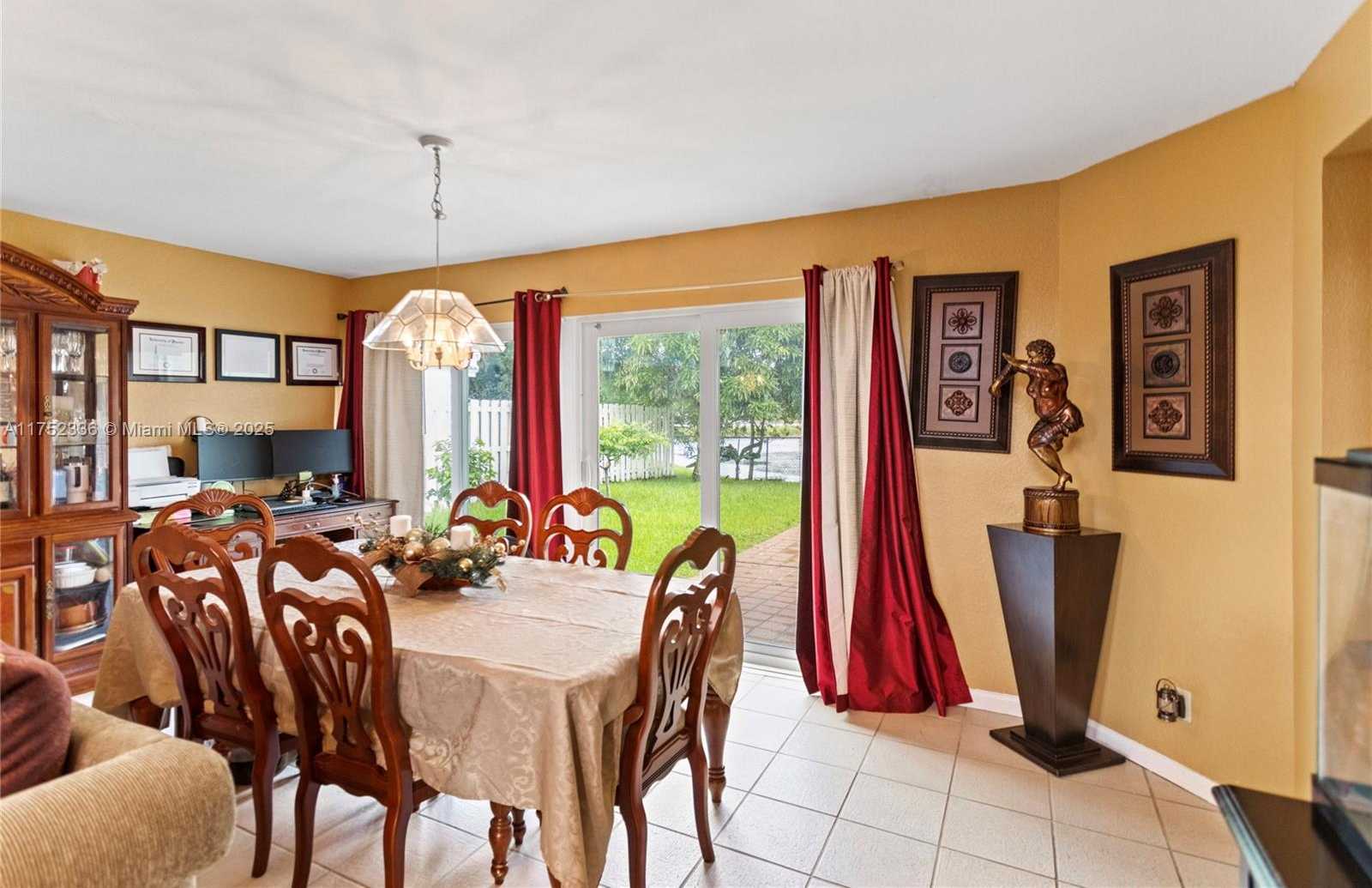 Small Image of 1071 SOUTH WEST 101ST TER, Pembroke Pines Number 7