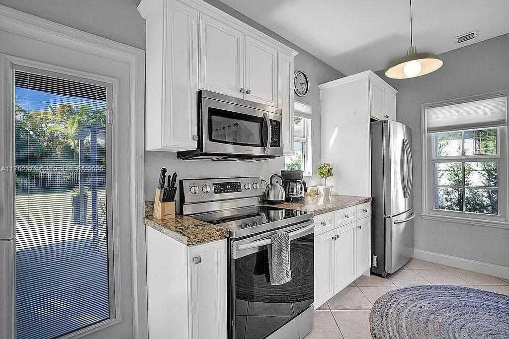 Small Image of 8900 HARDING AVE, Surfside Number 10