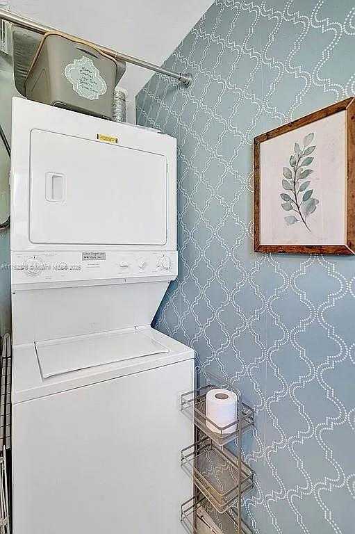 Small Image of 8900 HARDING AVE, Surfside Number 15