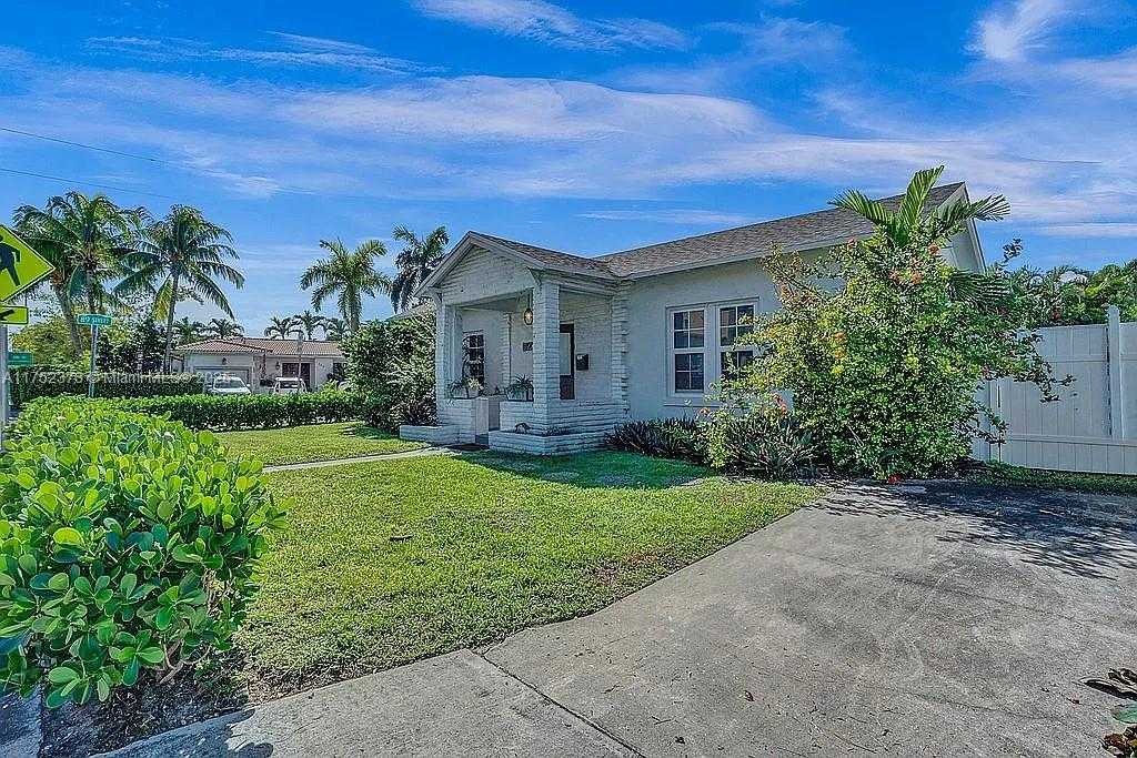 Small Image of 8900 HARDING AVE, Surfside Number 4