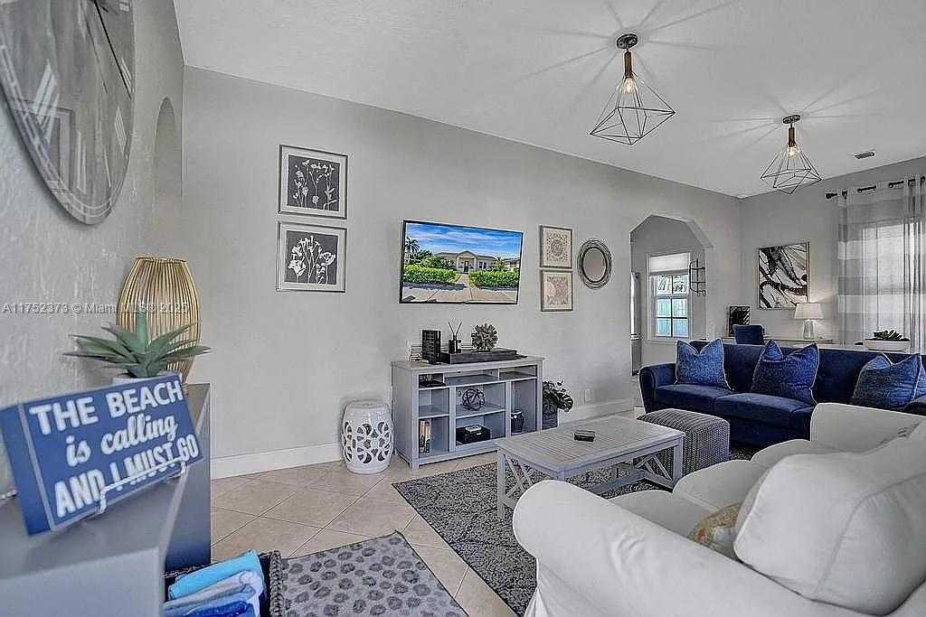 Small Image of 8900 HARDING AVE, Surfside Number 7