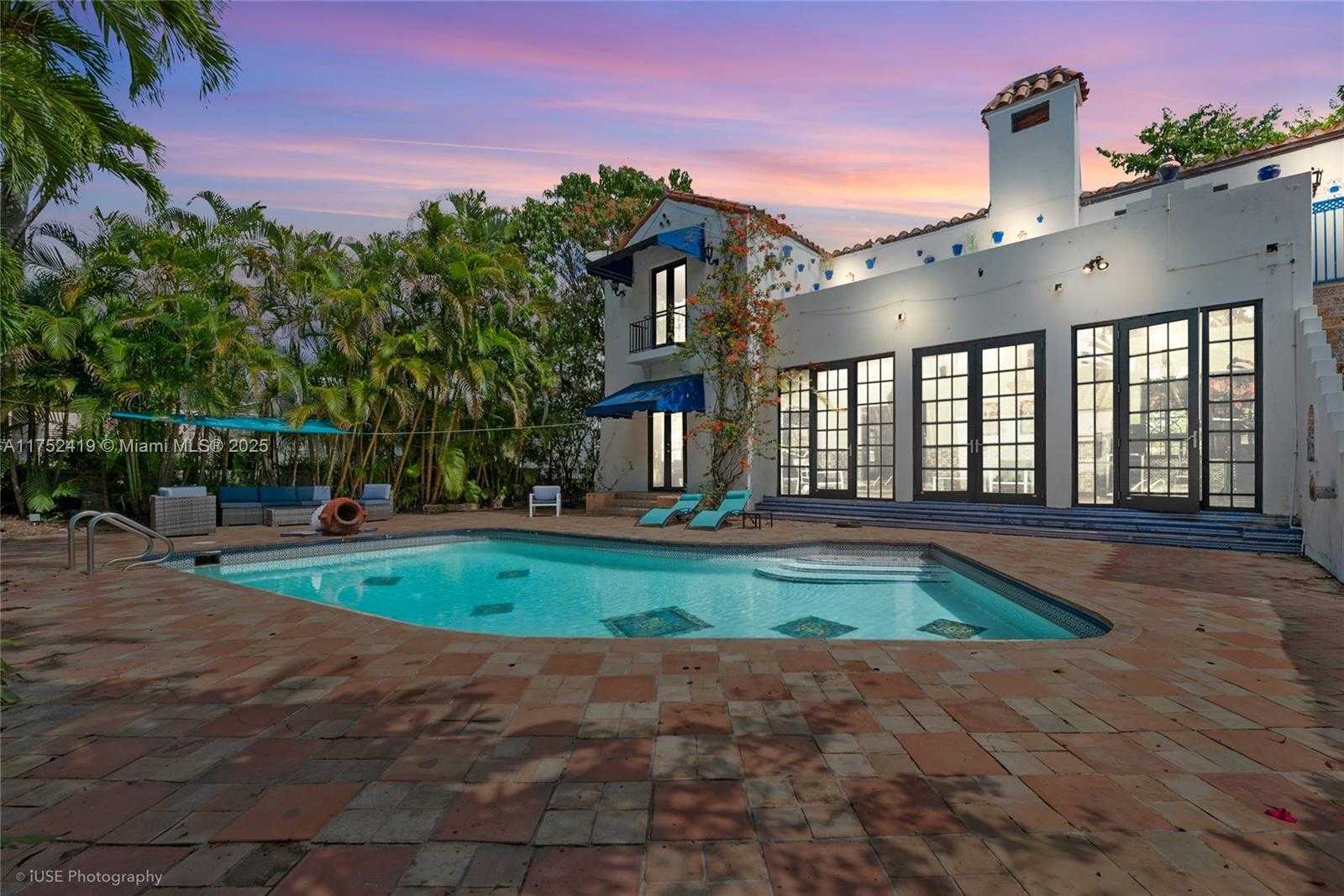 Small Image of 1624 GRANADA BLVD, Coral Gables Number 1