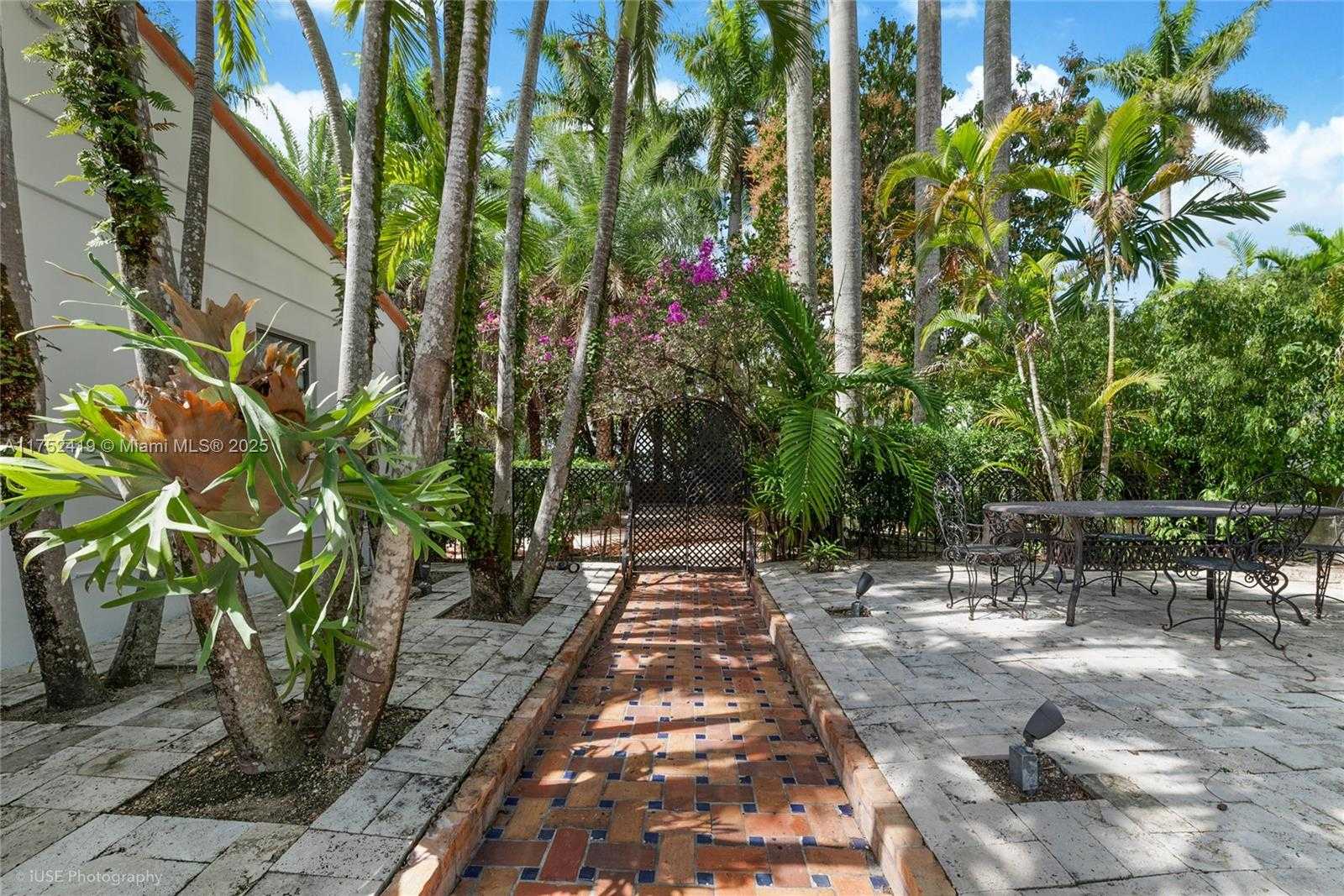 Small Image of 1624 GRANADA BLVD, Coral Gables Number 26