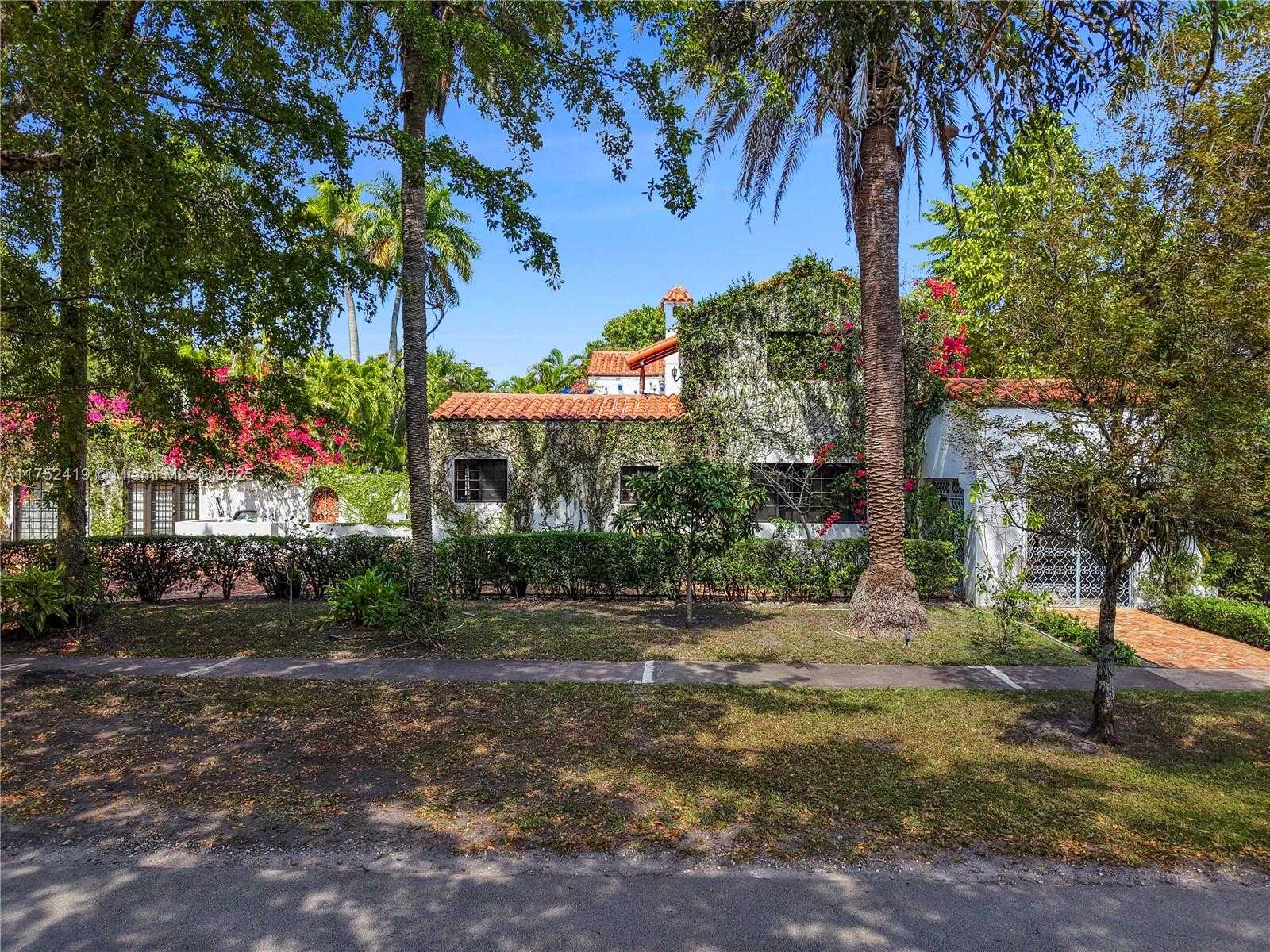 Small Image of 1624 GRANADA BLVD, Coral Gables Number 35