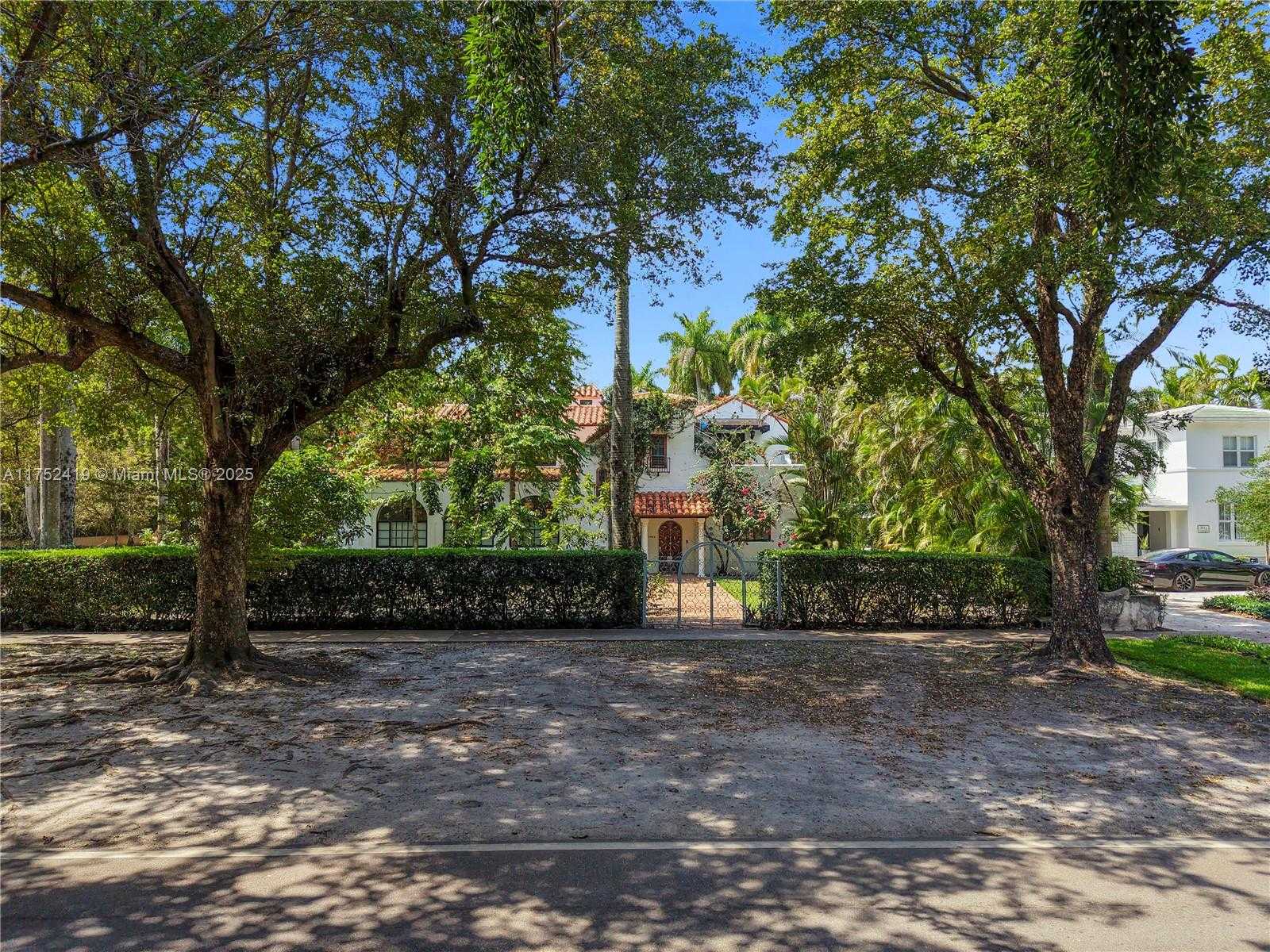 Small Image of 1624 GRANADA BLVD, Coral Gables Number 40