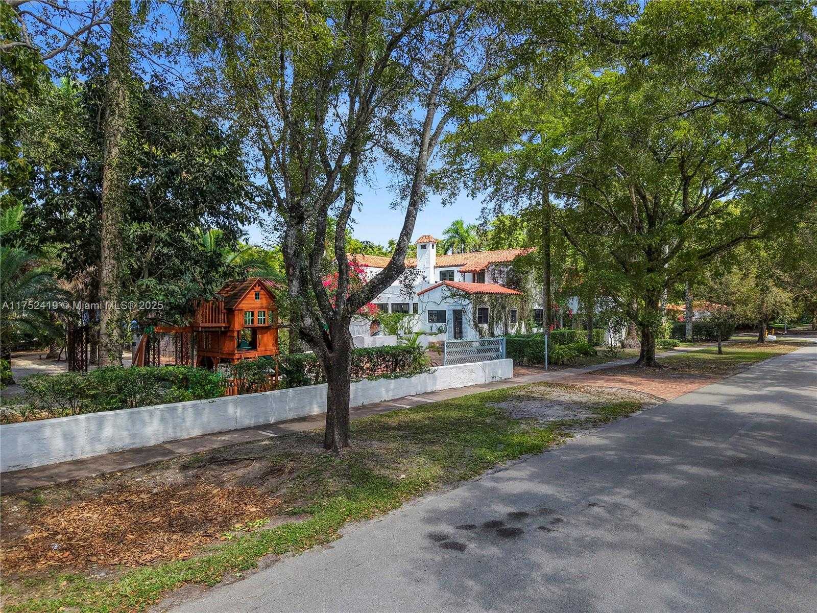 Small Image of 1624 GRANADA BLVD, Coral Gables Number 41