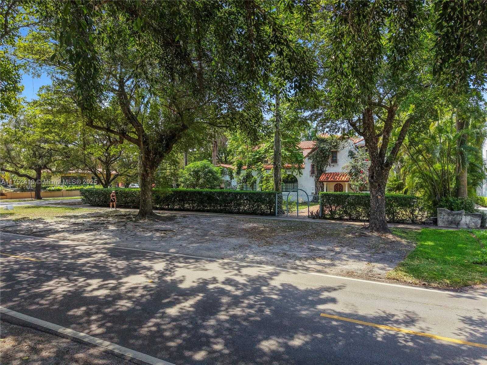Small Image of 1624 GRANADA BLVD, Coral Gables Number 45