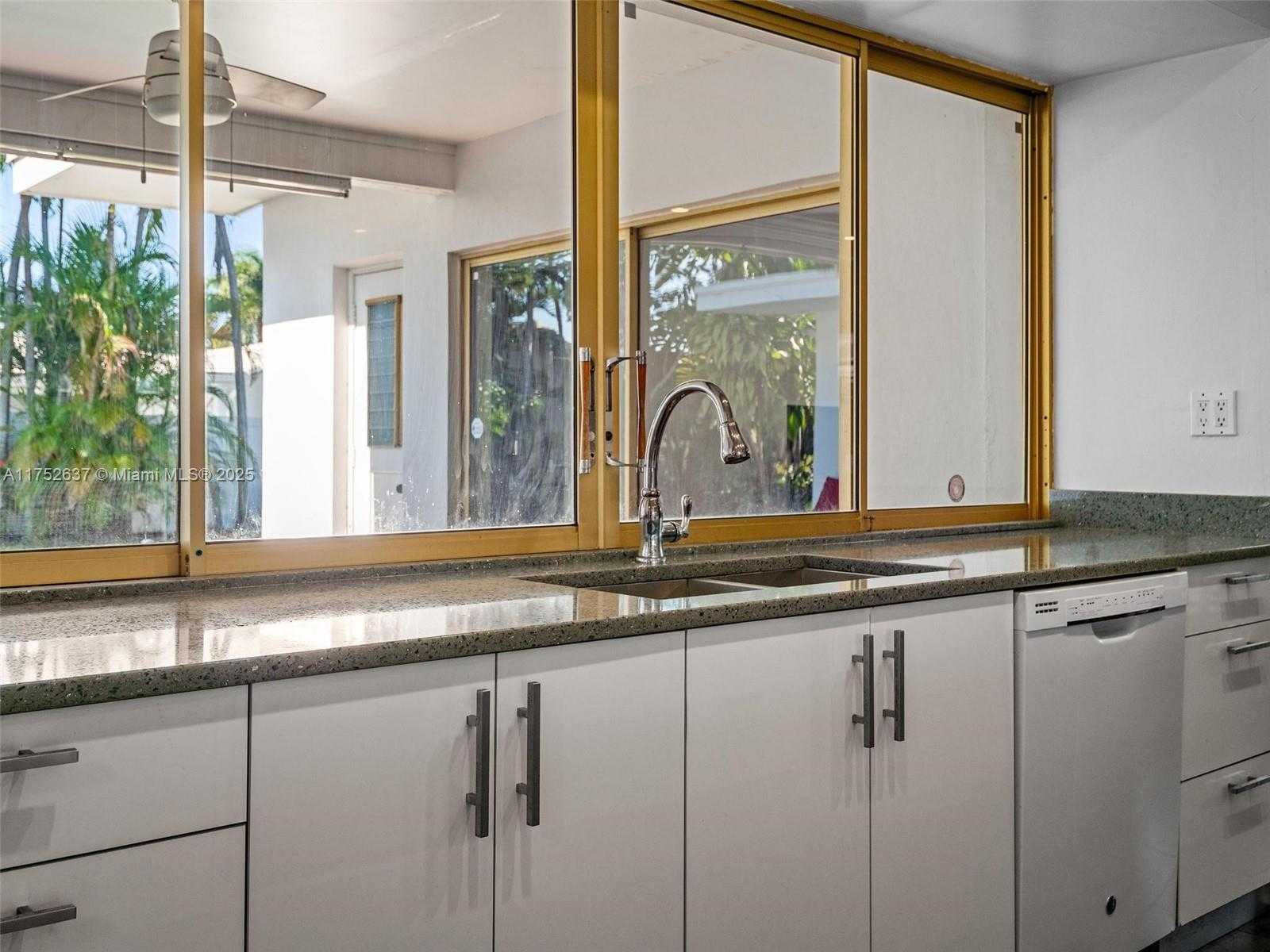 Small Image of 3610 NORTH 53RD AVE, Hollywood Number 11