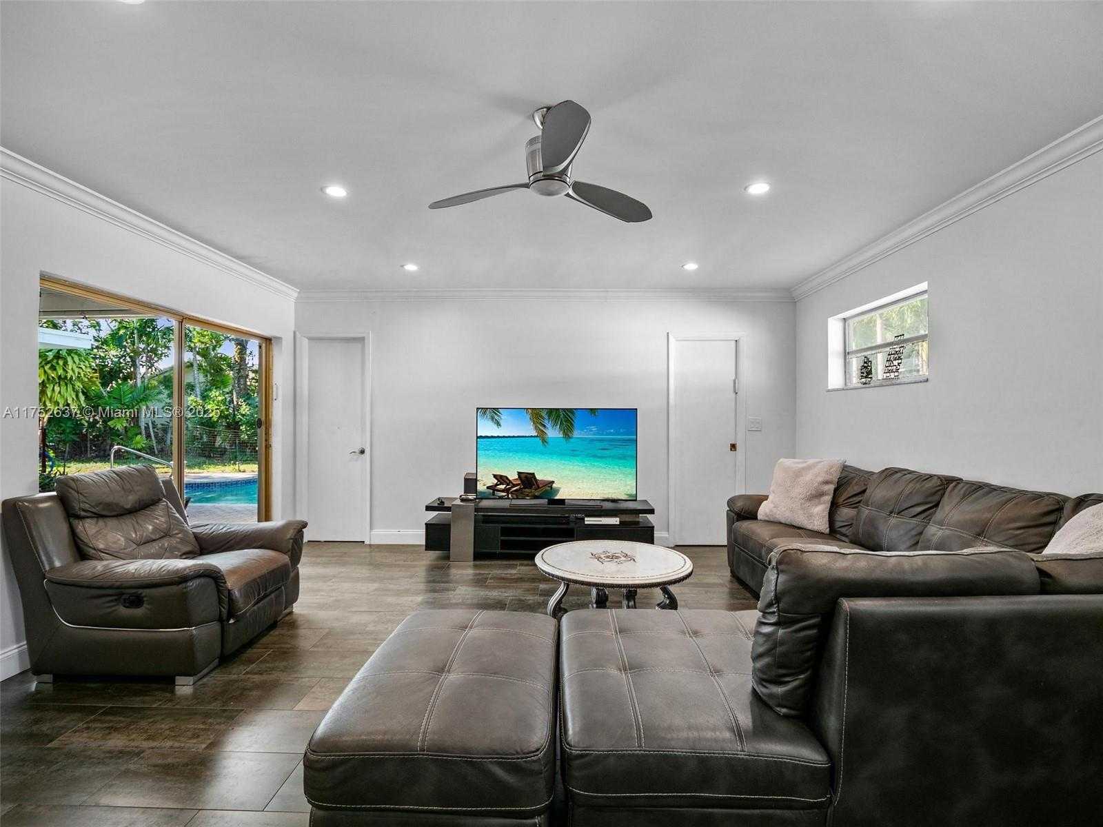 Small Image of 3610 NORTH 53RD AVE, Hollywood Number 16