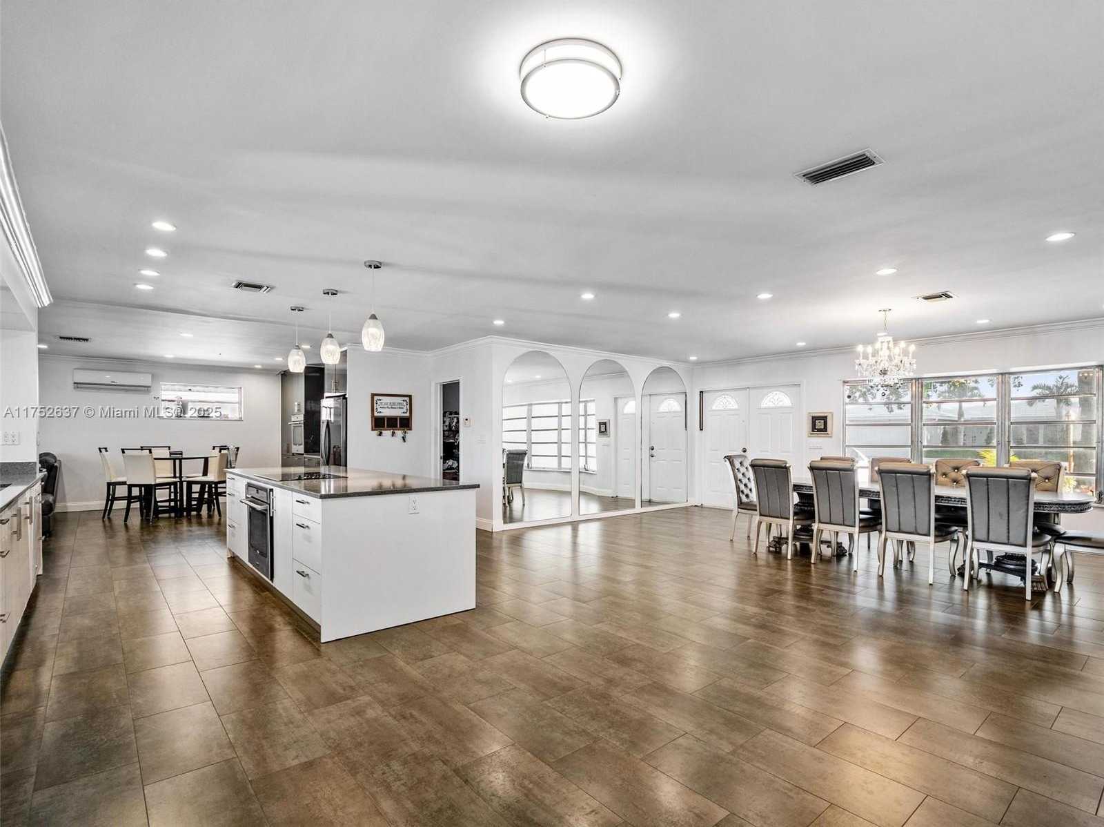 Small Image of 3610 NORTH 53RD AVE, Hollywood Number 2