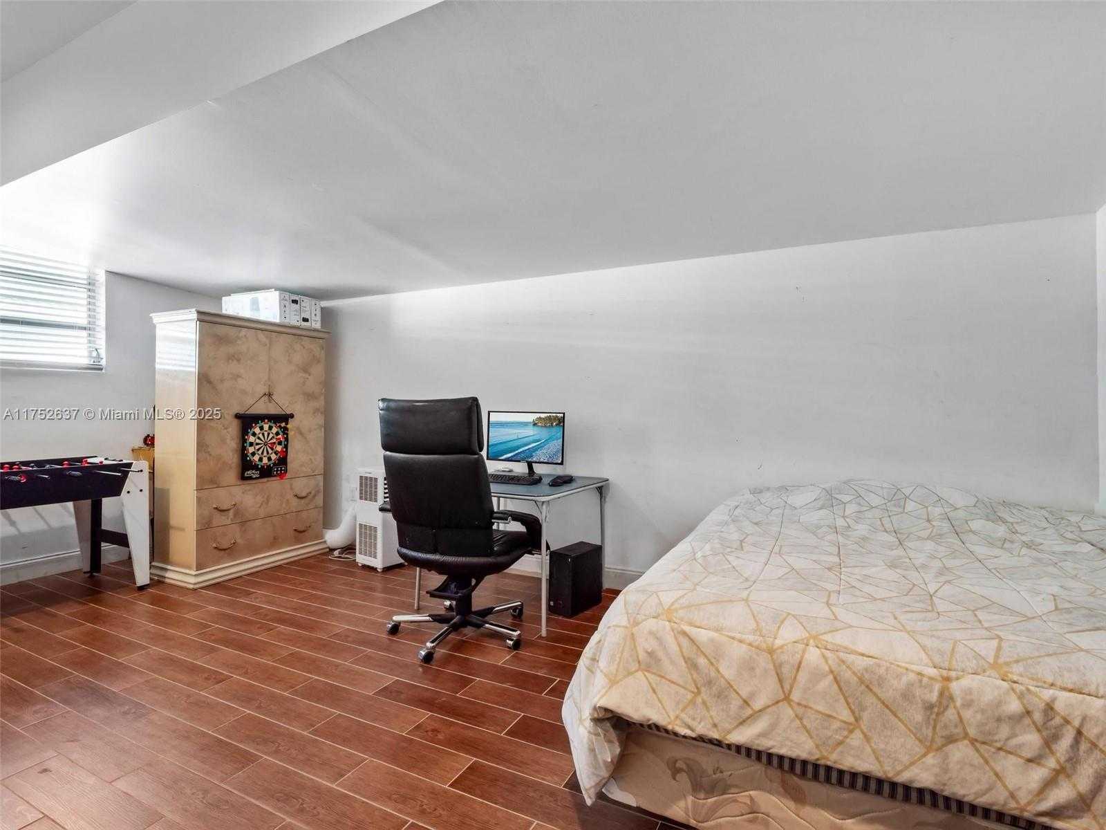Small Image of 3610 NORTH 53RD AVE, Hollywood Number 20