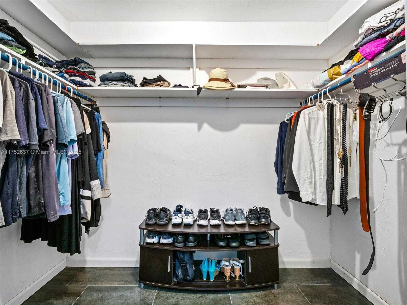 Small Image of 3610 NORTH 53RD AVE, Hollywood Number 29