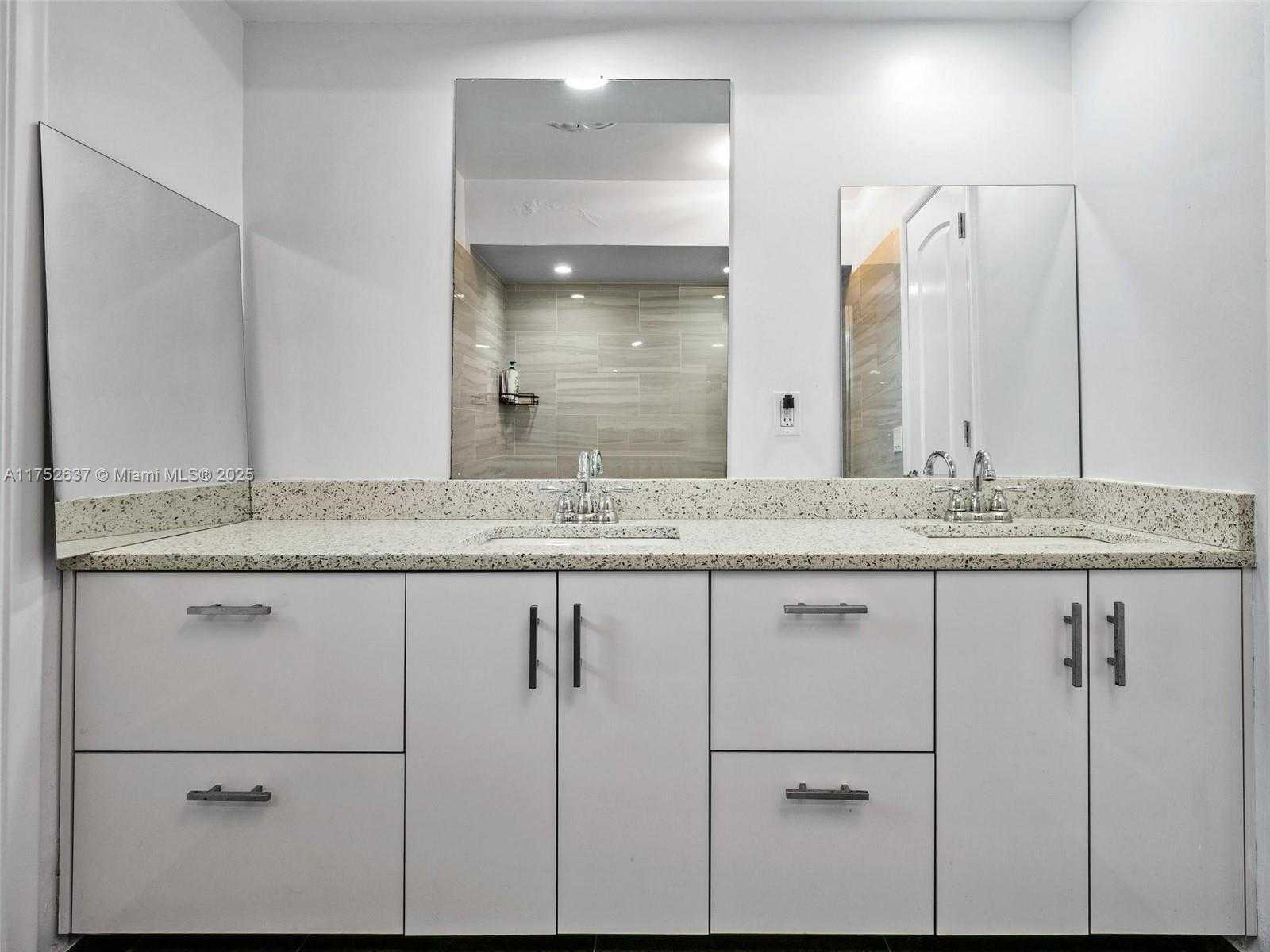 Small Image of 3610 NORTH 53RD AVE, Hollywood Number 32