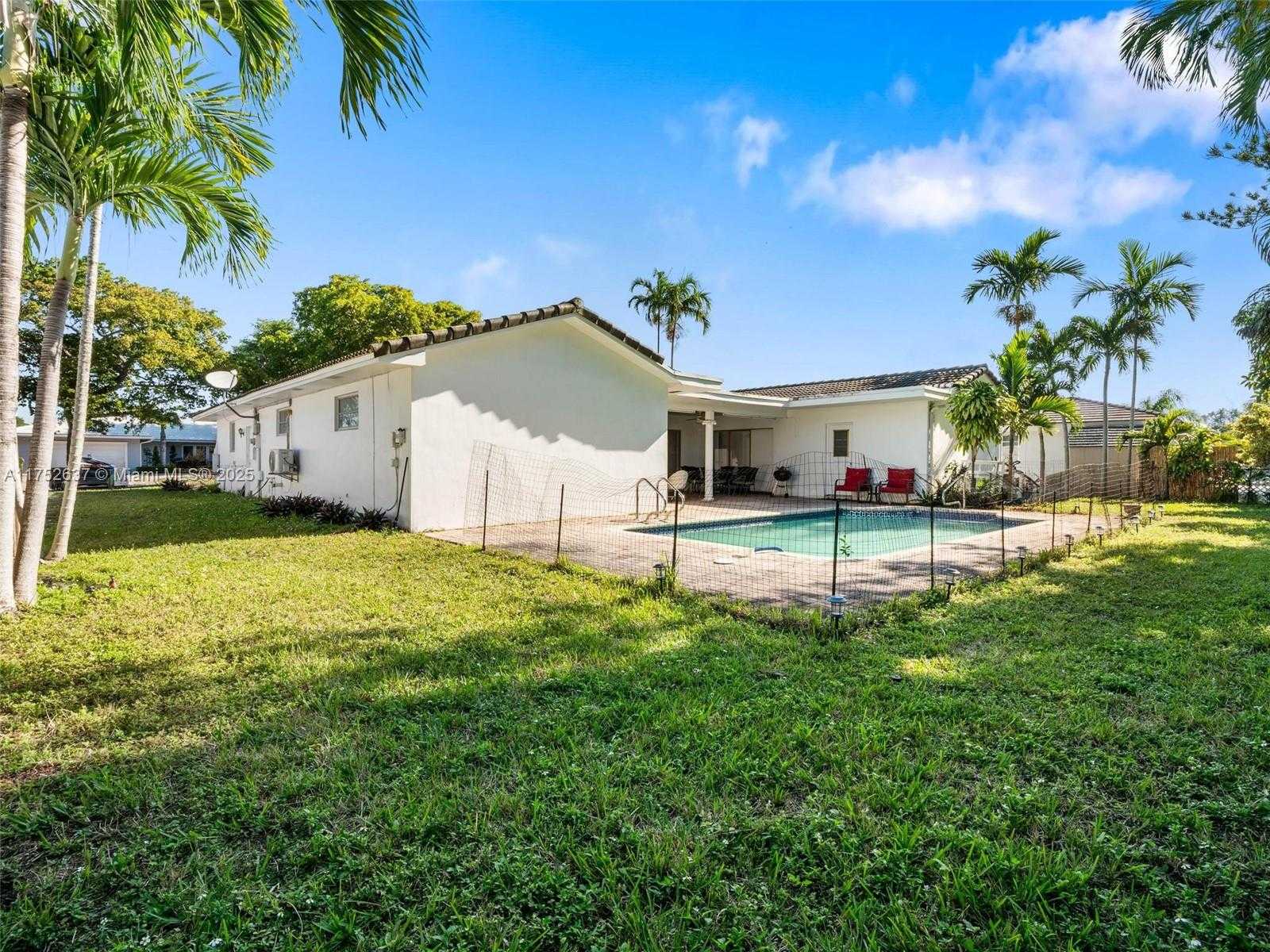 Small Image of 3610 NORTH 53RD AVE, Hollywood Number 39