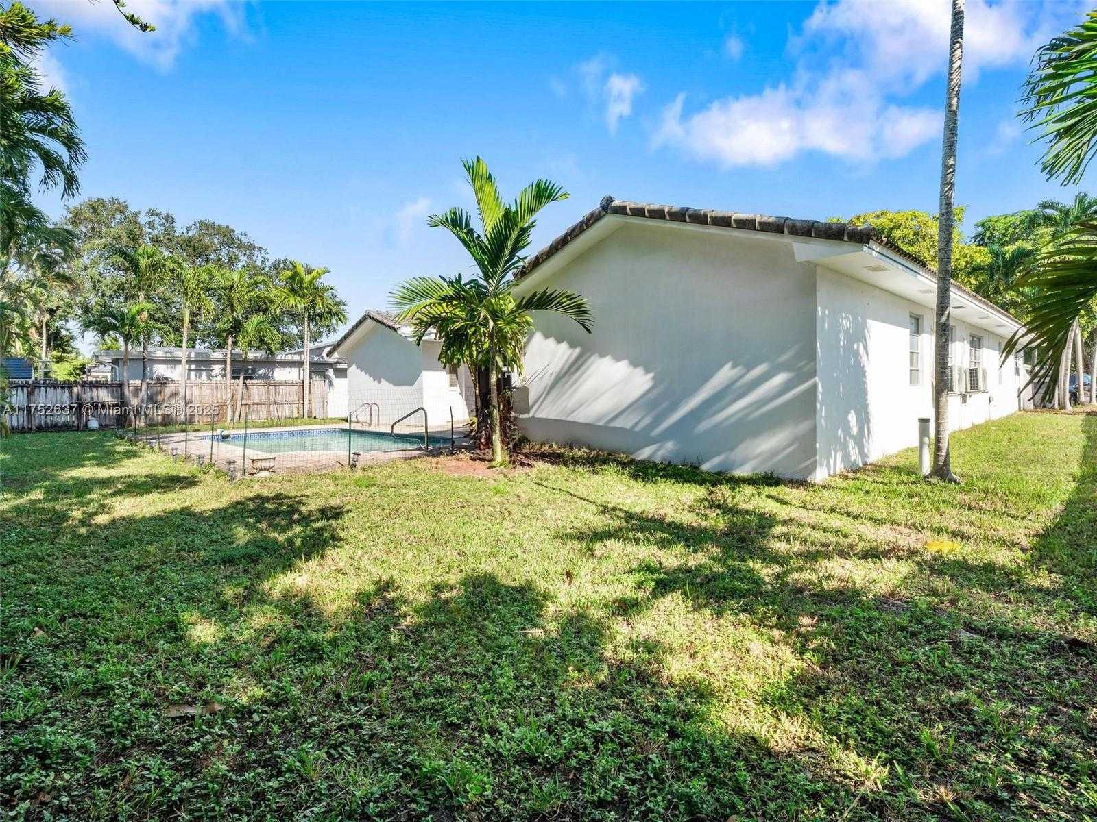 Small Image of 3610 NORTH 53RD AVE, Hollywood Number 40